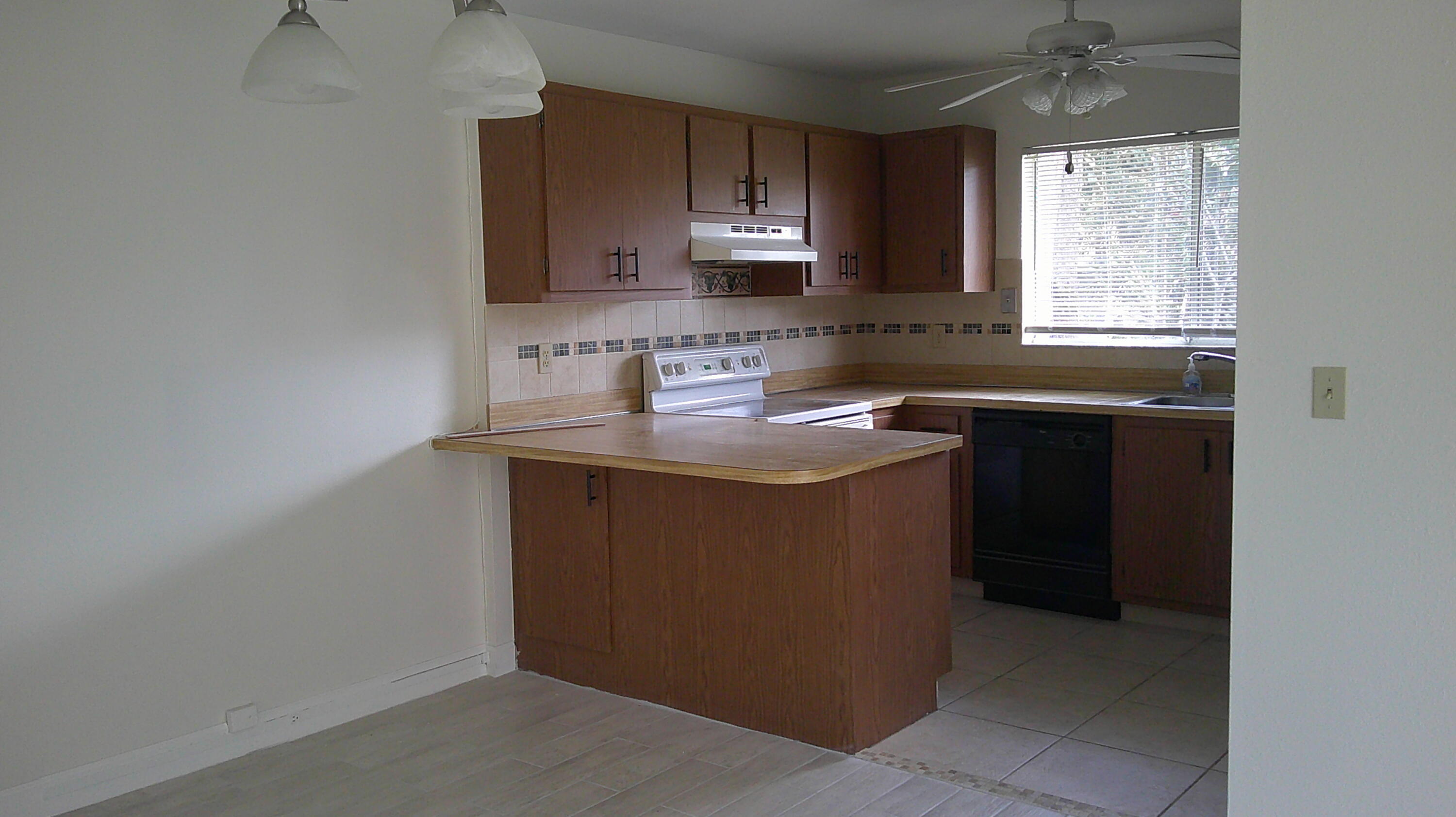 1350 Se La Haven Court Property Photo 6