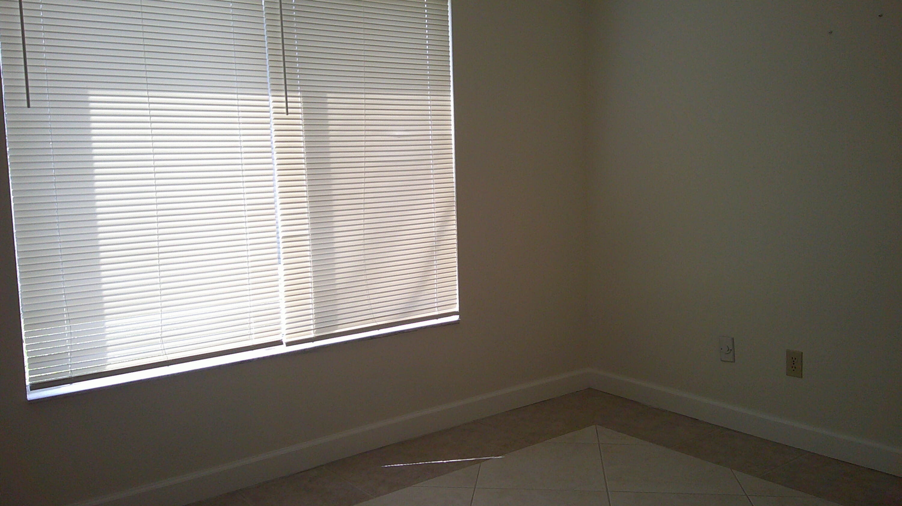 1350 Se La Haven Court Property Photo 12