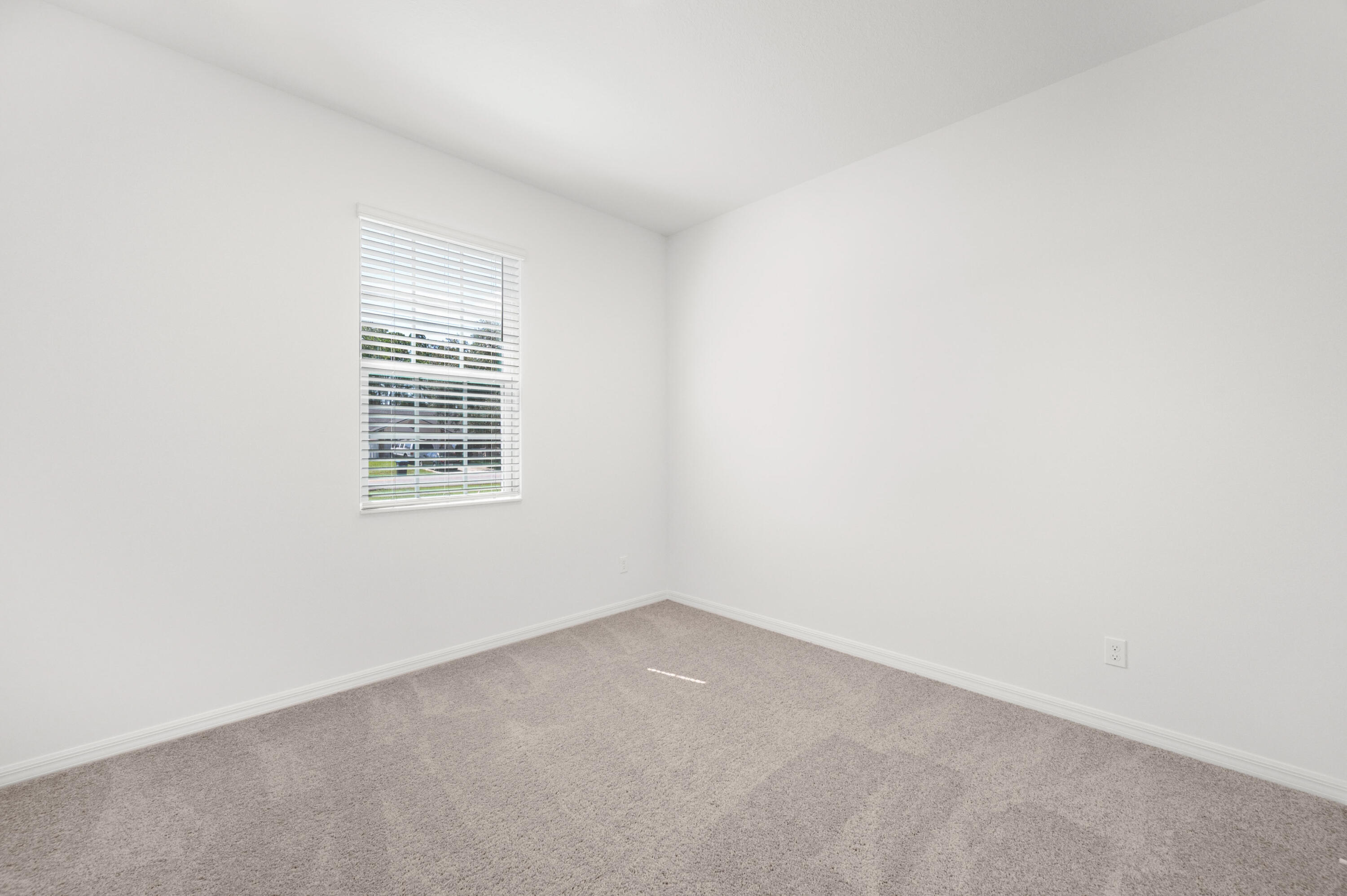 8446 104th Court Property Photo 4