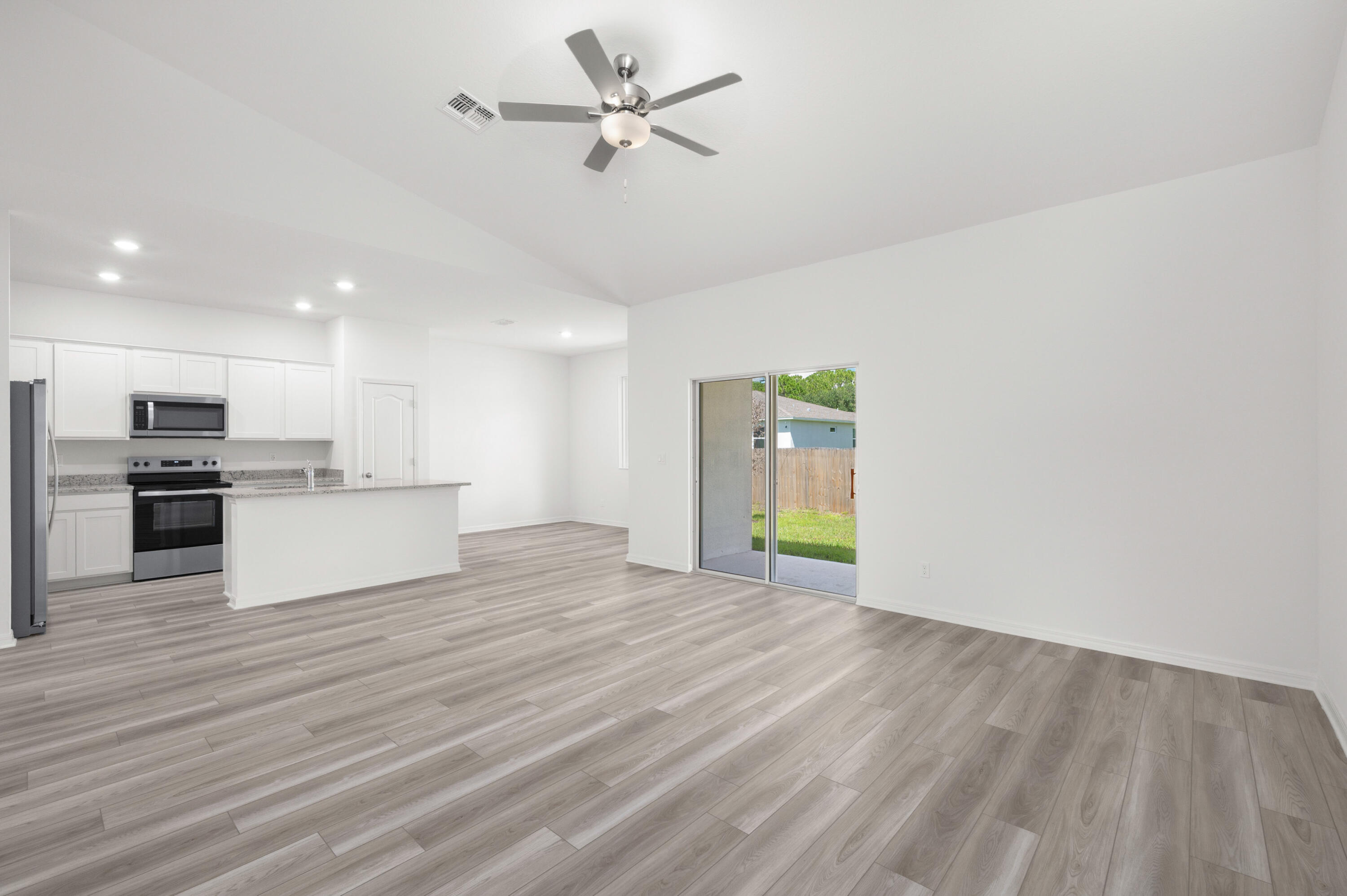 8446 104th Court Property Photo 7
