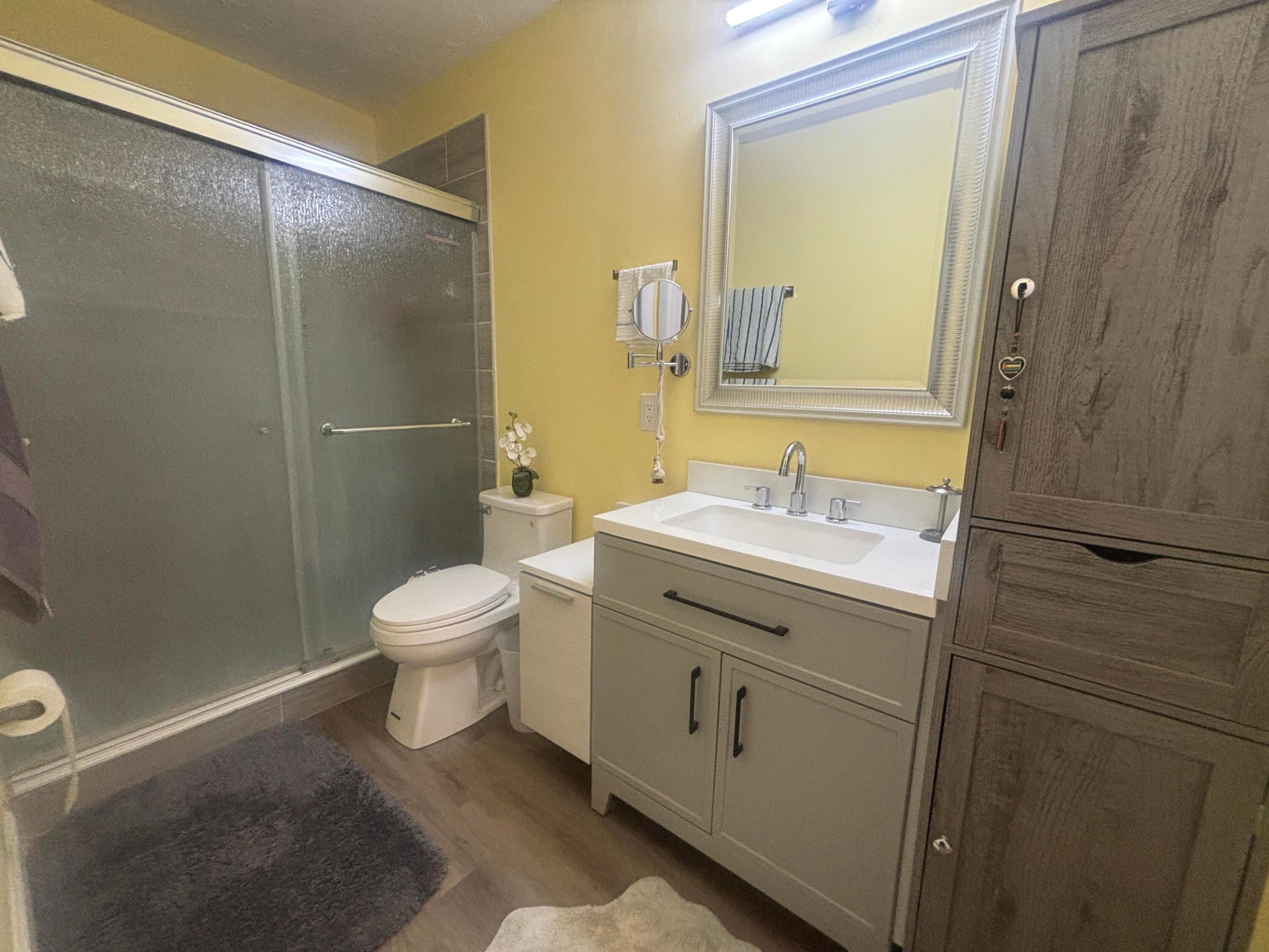211 Country Lane C Property Photo 20