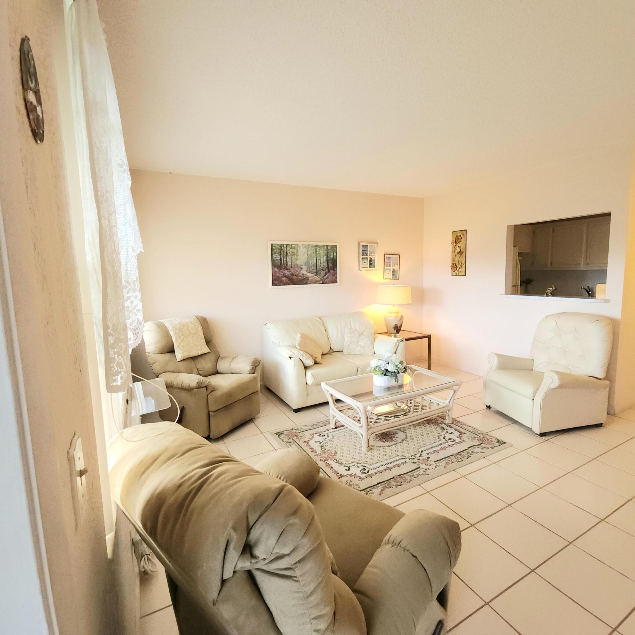 164 Sheffield G Property Photo 2