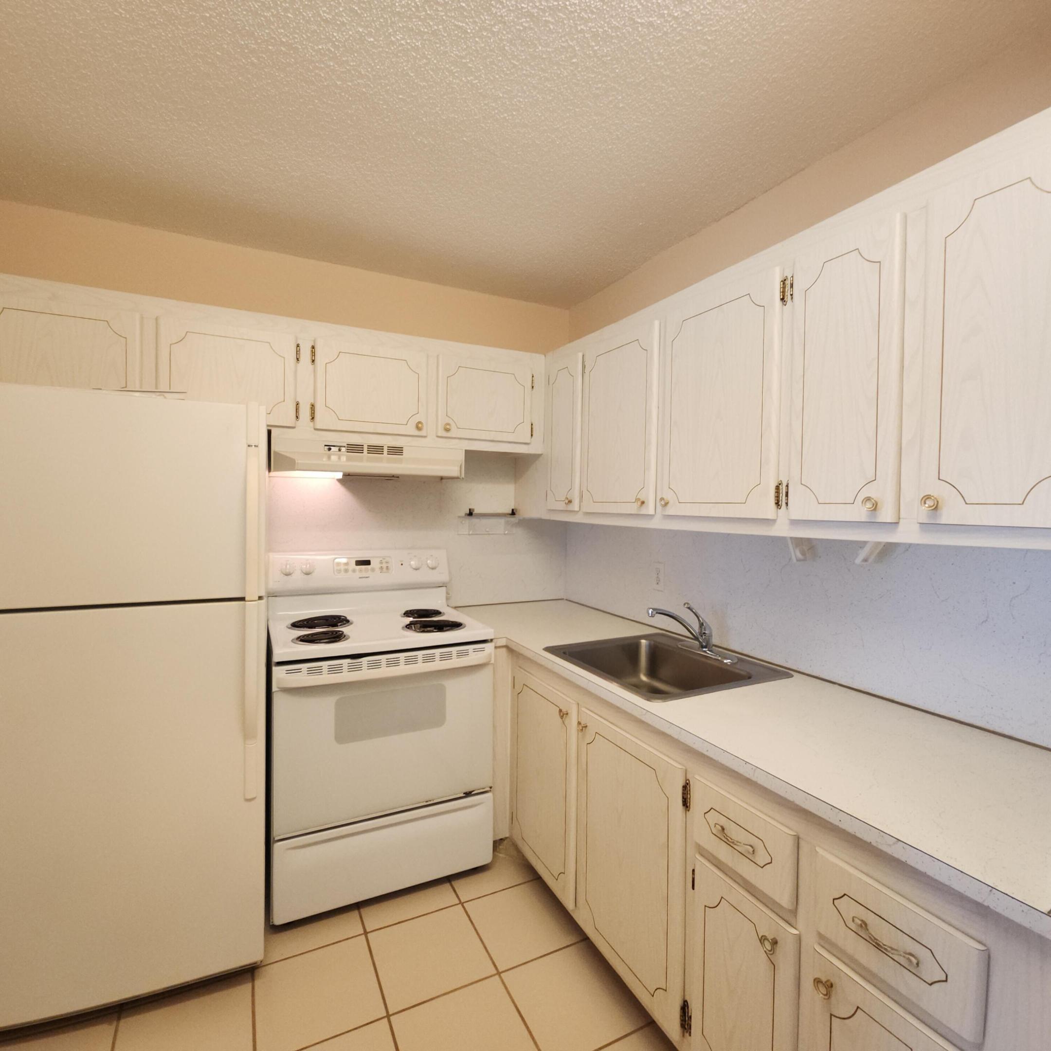 164 Sheffield G Property Photo 5
