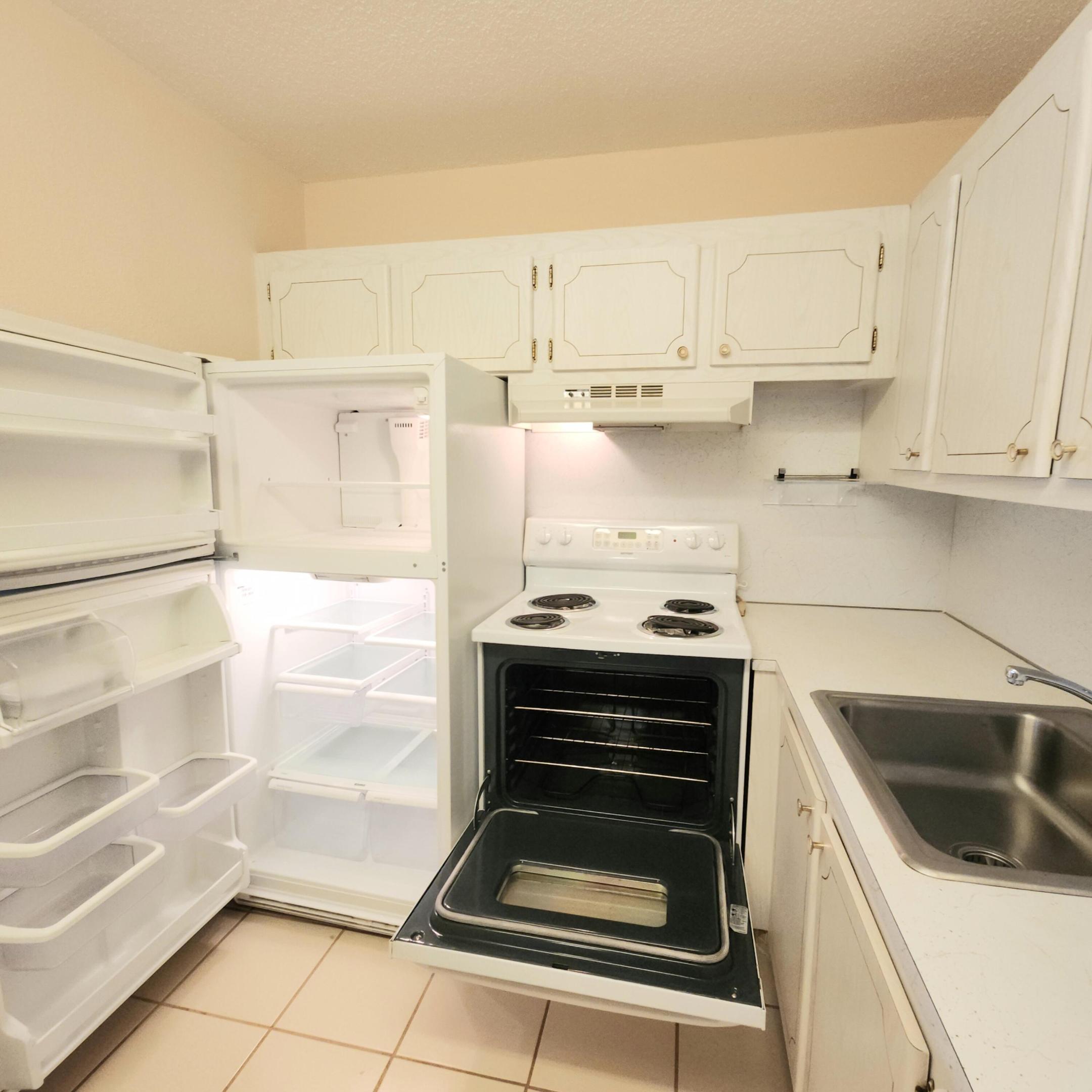 164 Sheffield G Property Photo 6