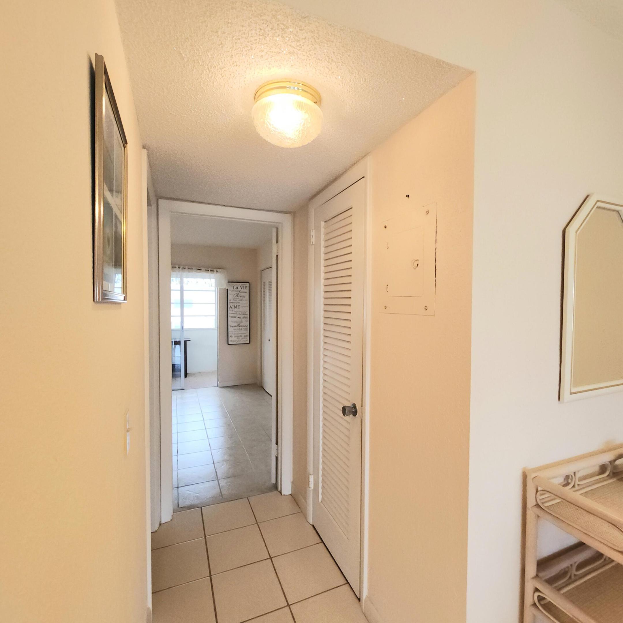 164 Sheffield G Property Photo 8