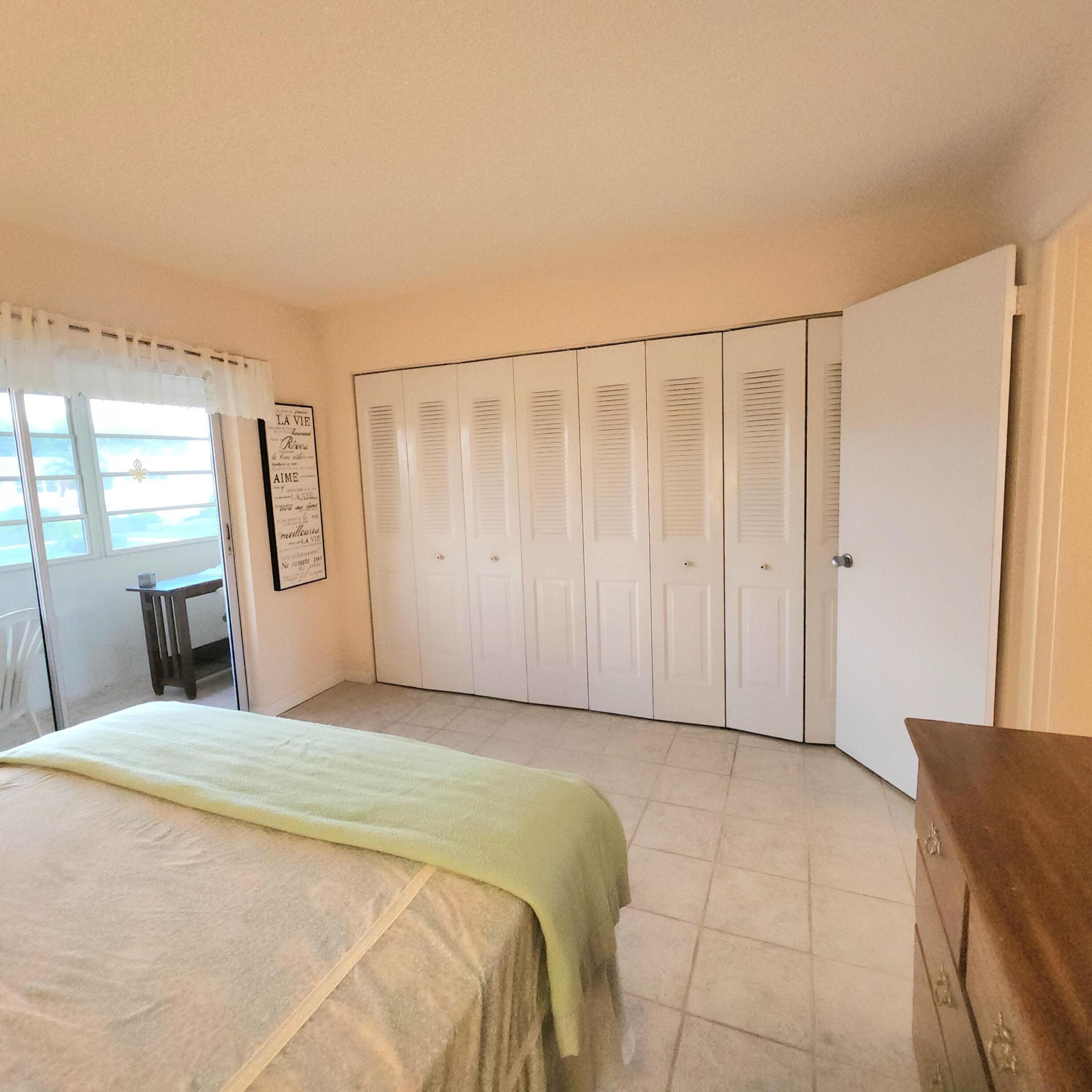 164 Sheffield G Property Photo 17