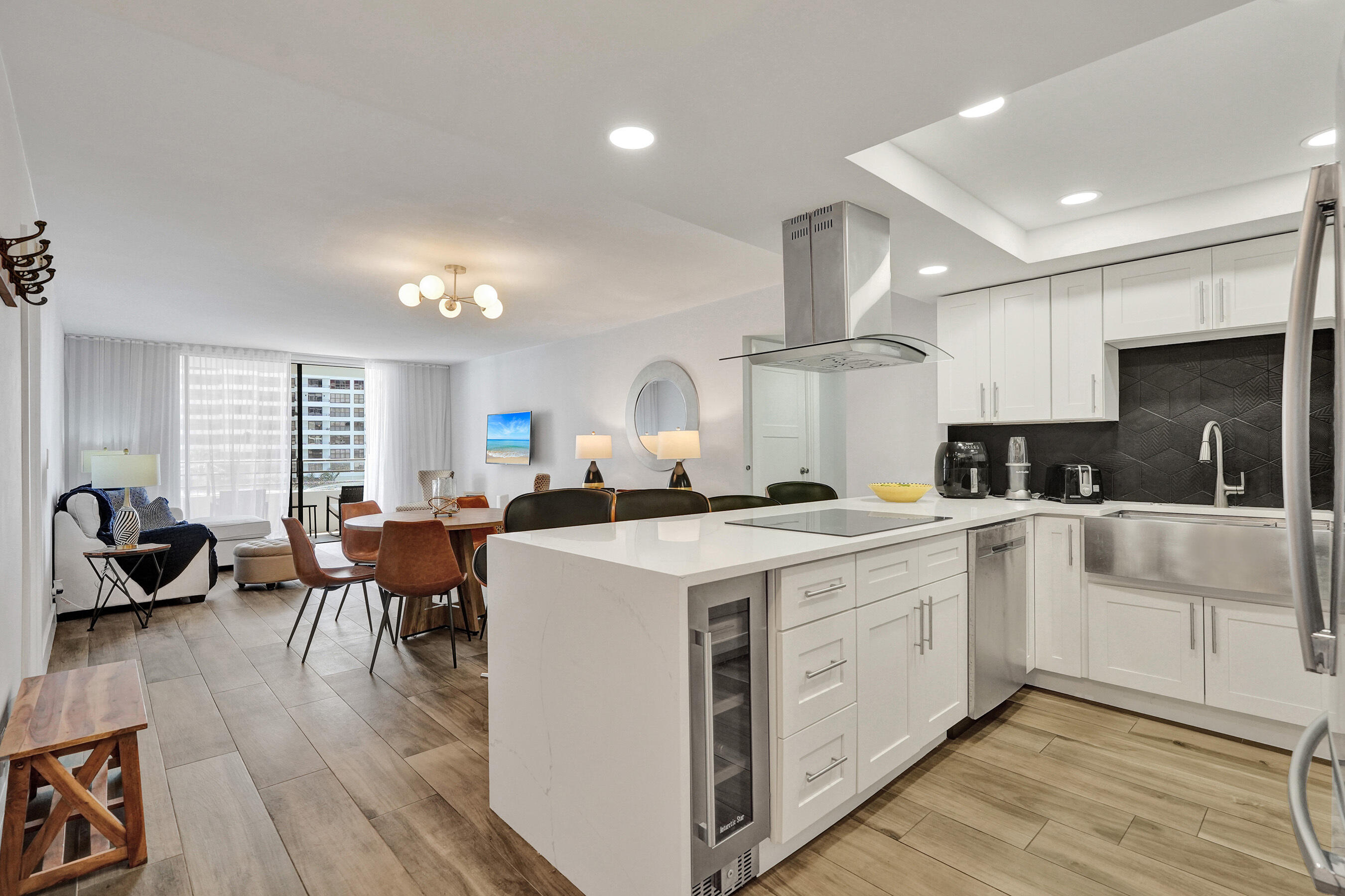 600 Three Islands Boulevard 615