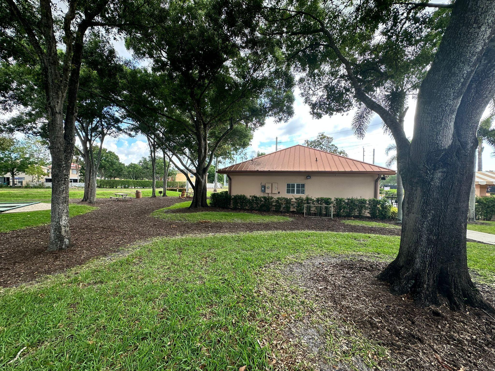 5718 57th Way Property Photo 36