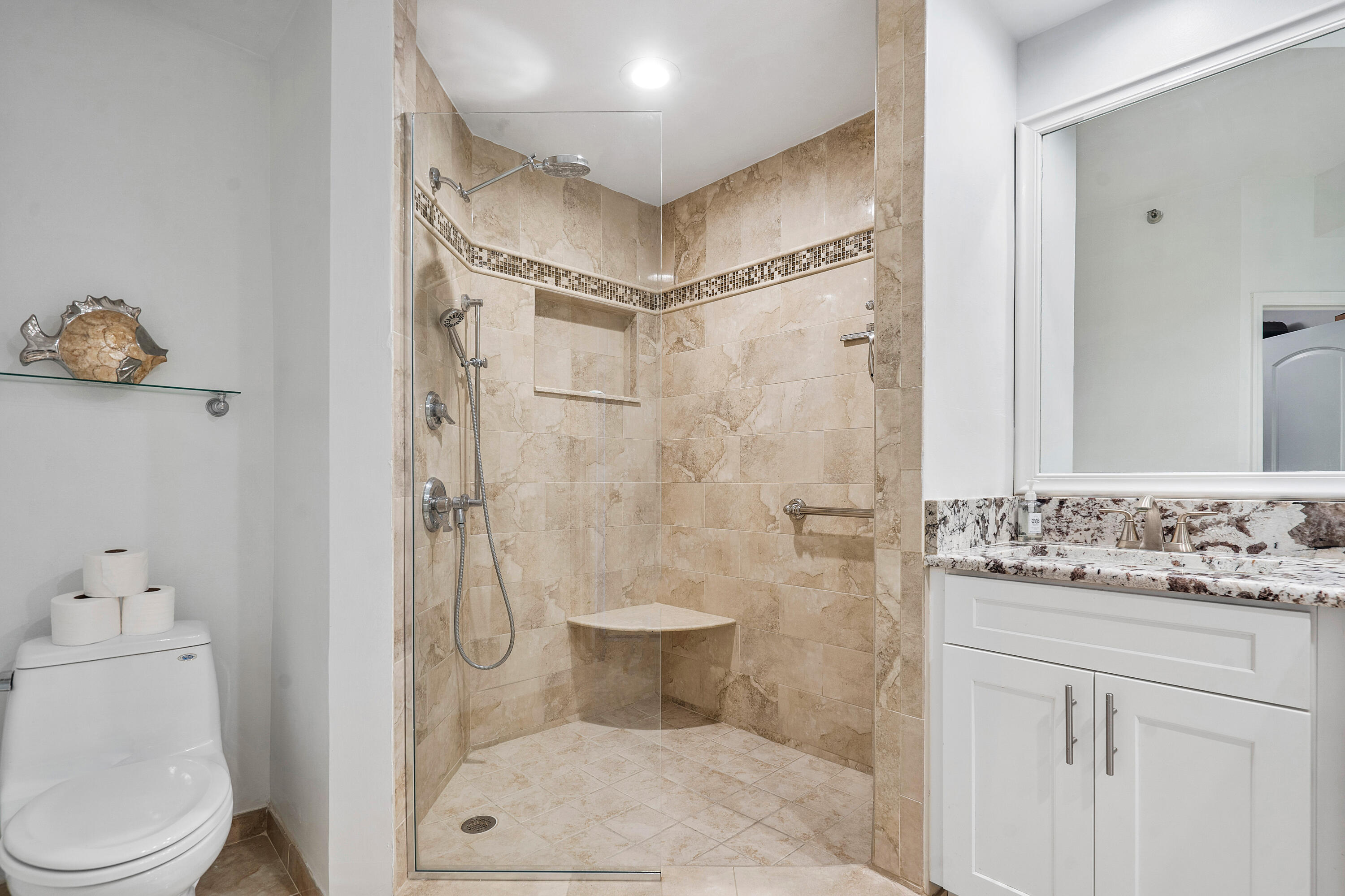 200 Waterway Road 204 Property Photo 18