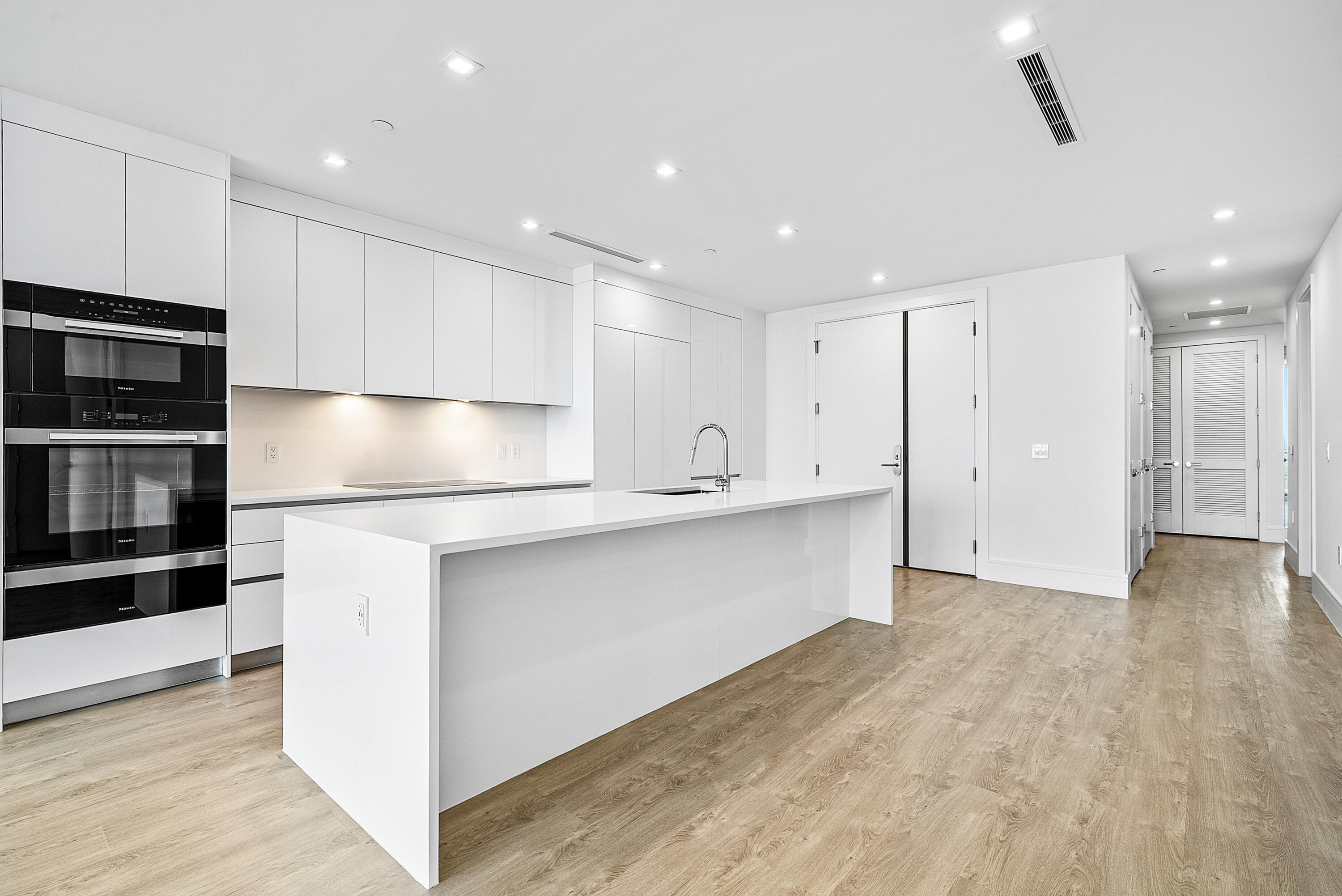 220 Lake Shore Drive 1508 Property Photo 9