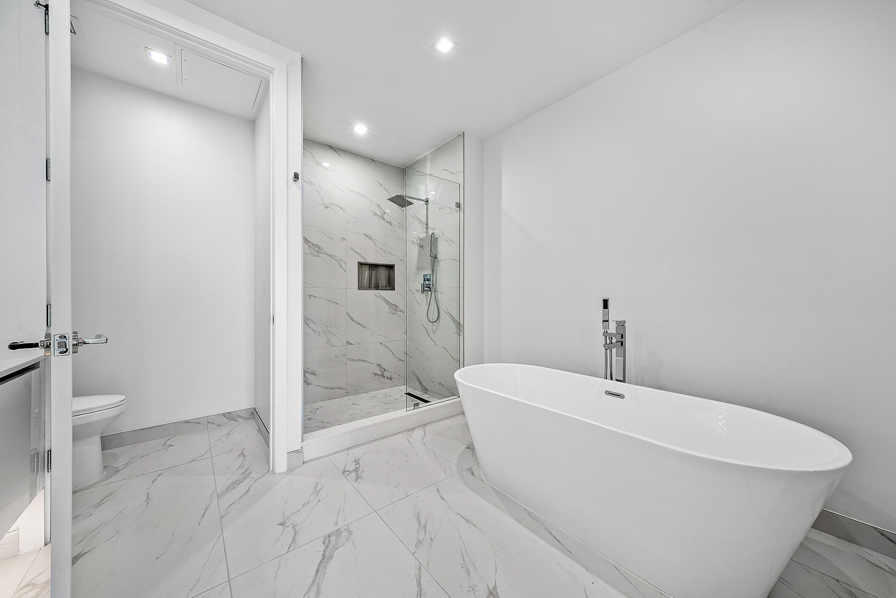 220 Lake Shore Drive 1508 Property Photo 19