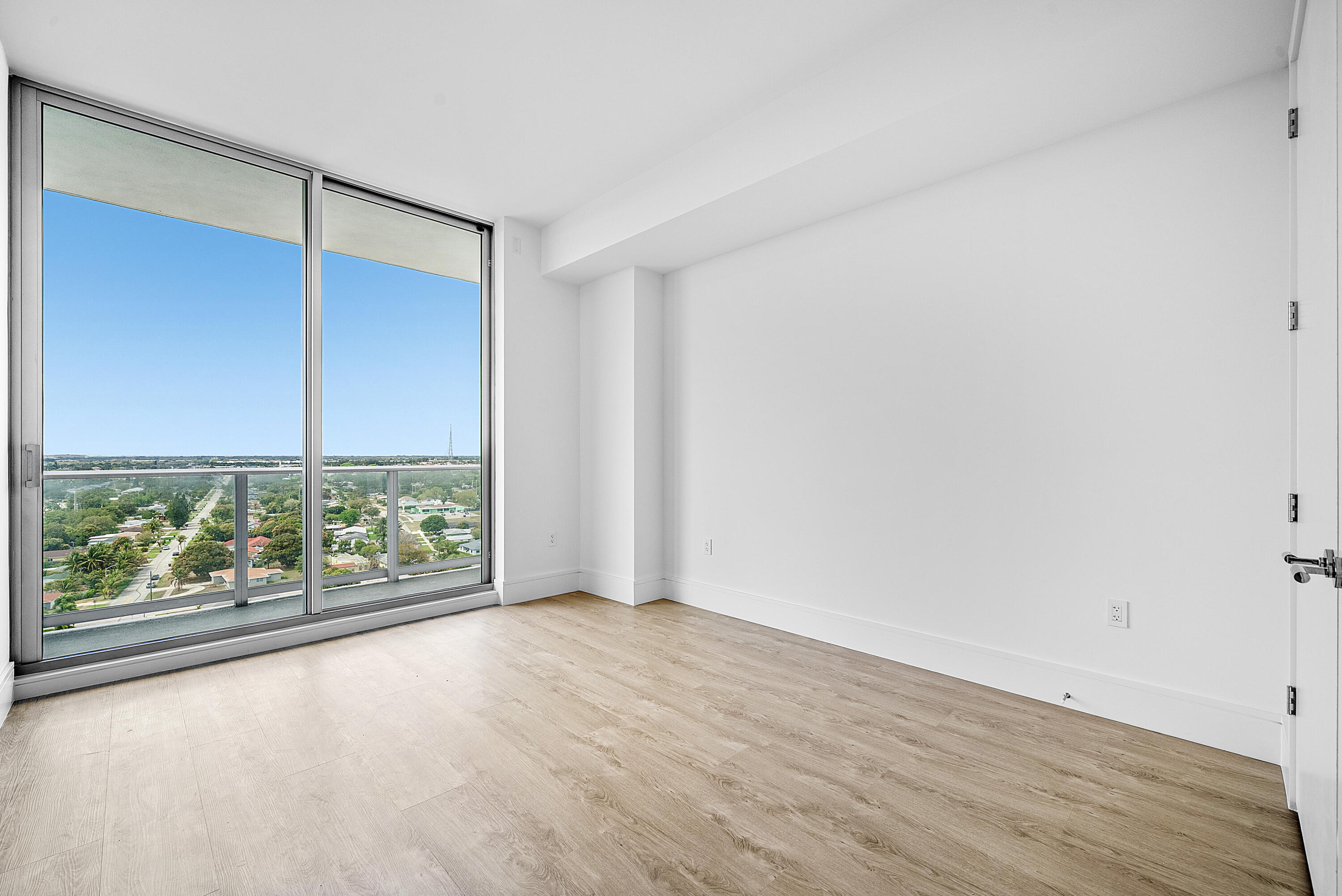 220 Lake Shore Drive 1508 Property Photo 22