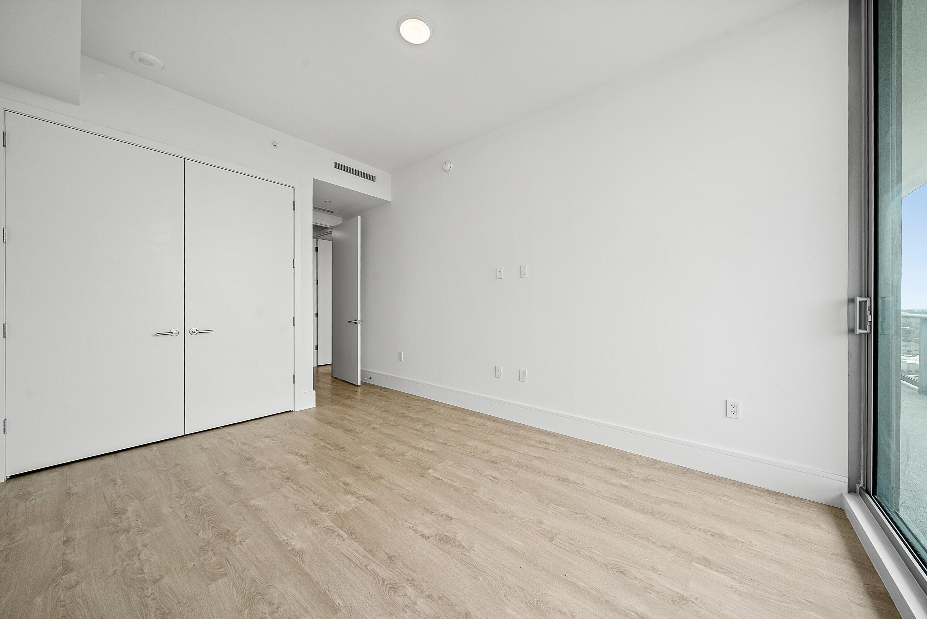 220 Lake Shore Drive 1508 Property Photo 23
