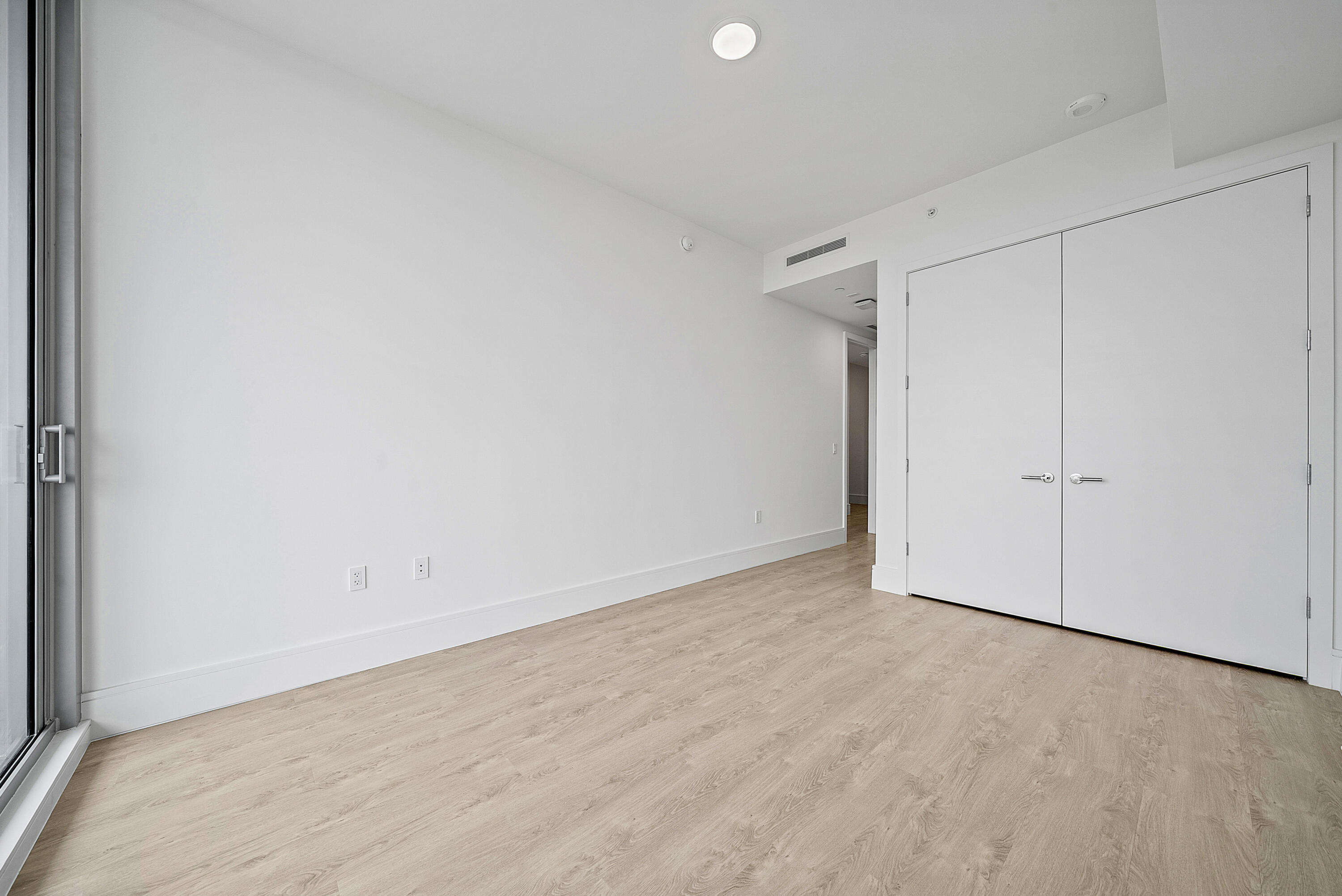 220 Lake Shore Drive 1508 Property Photo 27