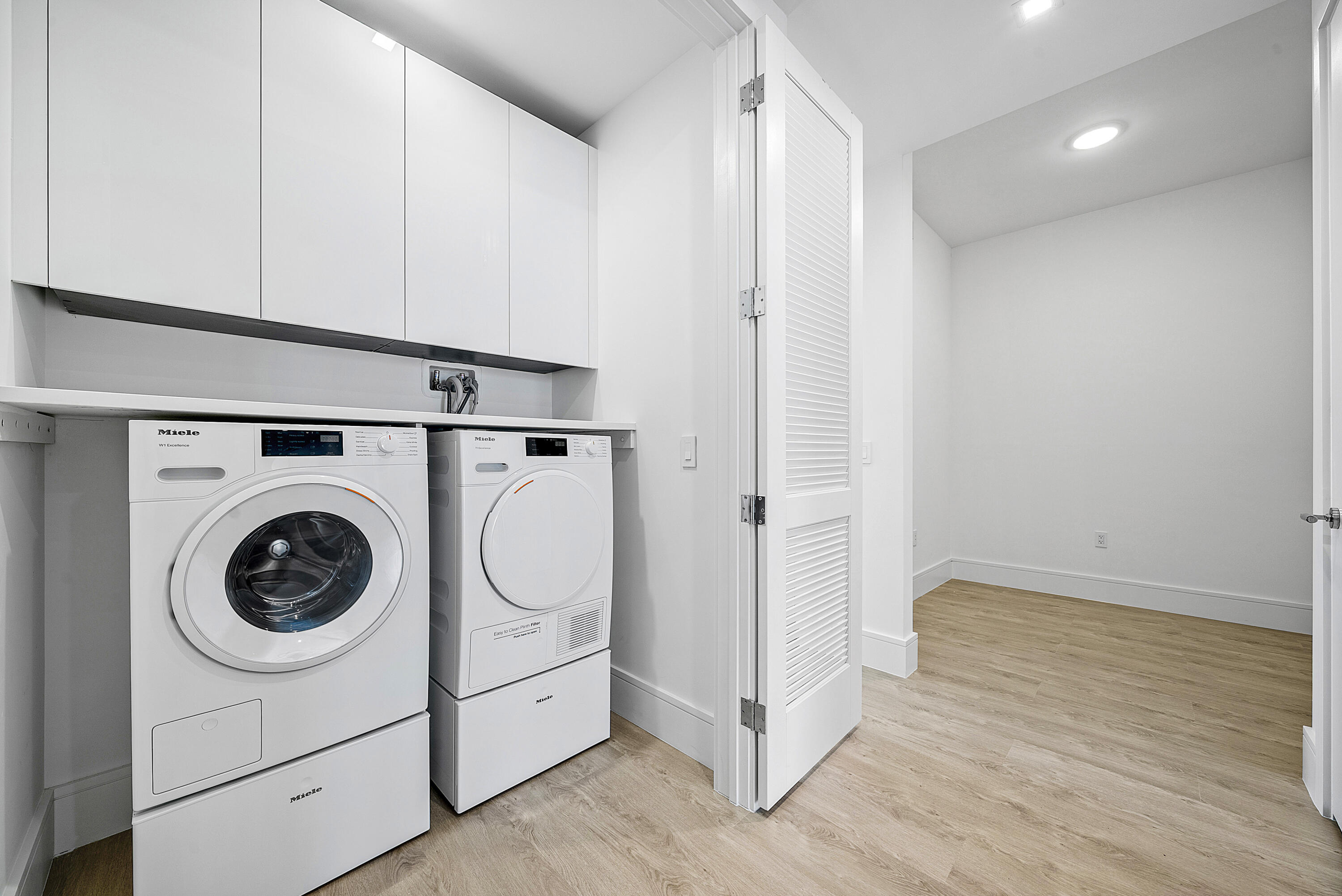 220 Lake Shore Drive 1508 Property Photo 31