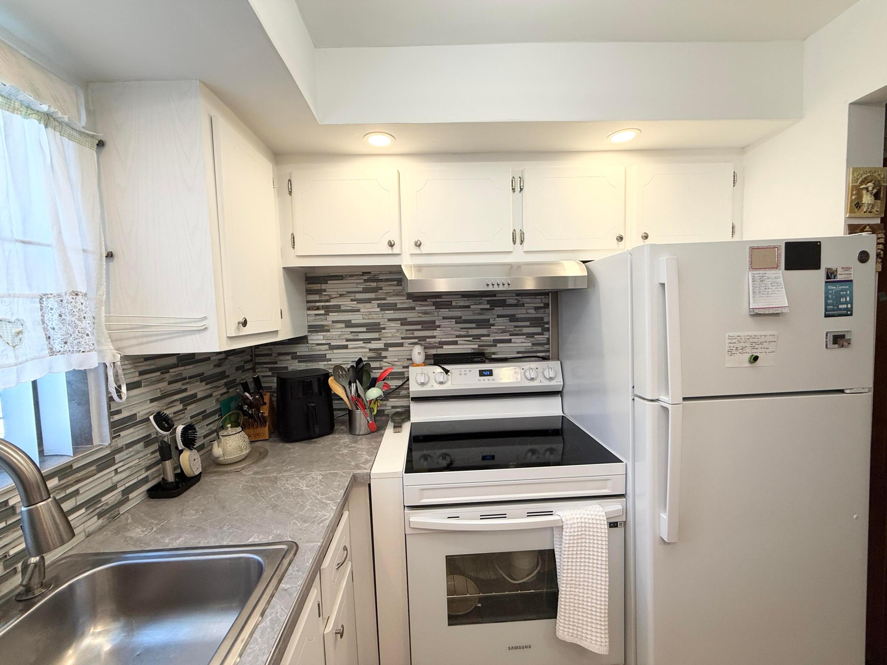 228 Canterbury J Property Photo 1