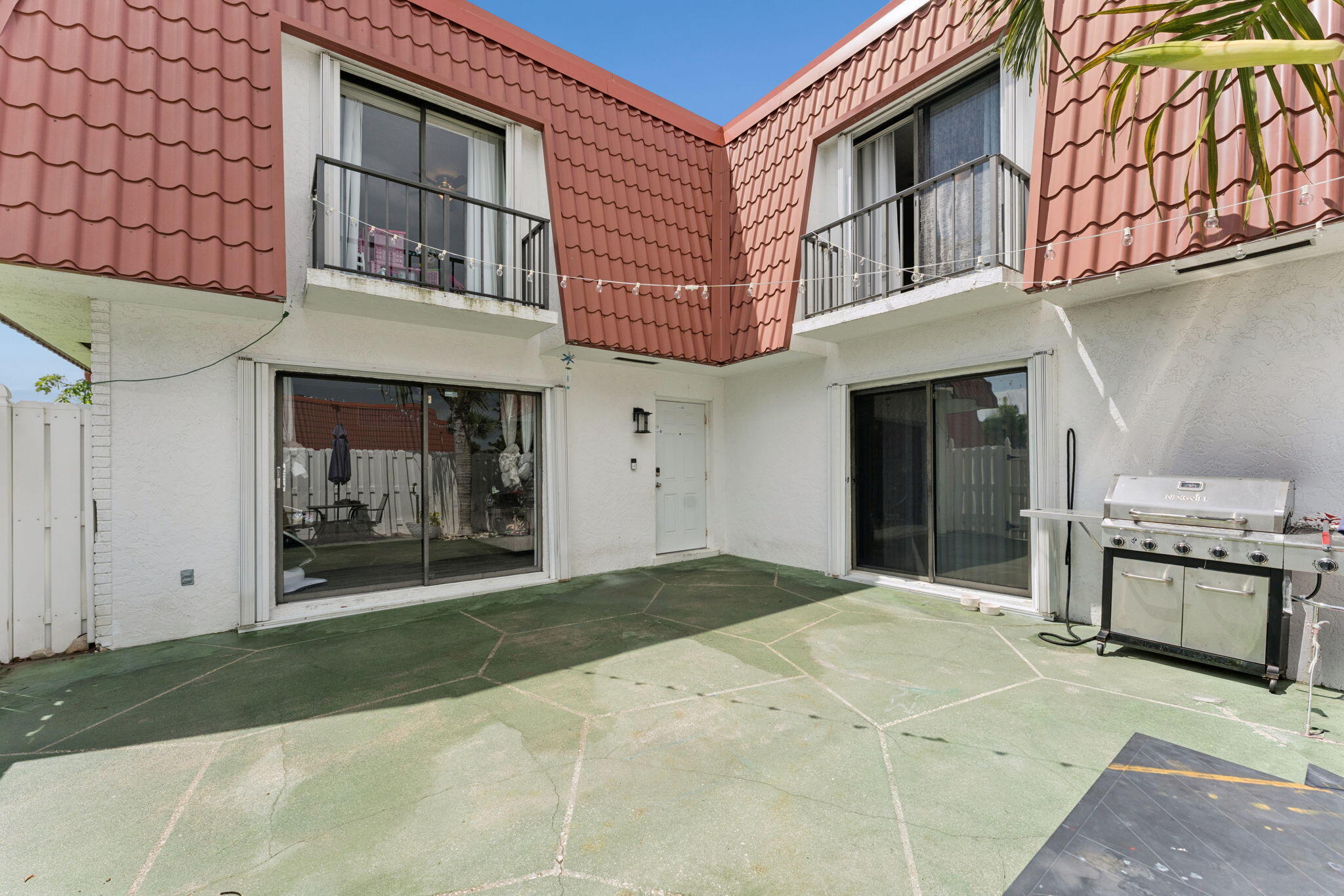 1425 Oxford Lane
