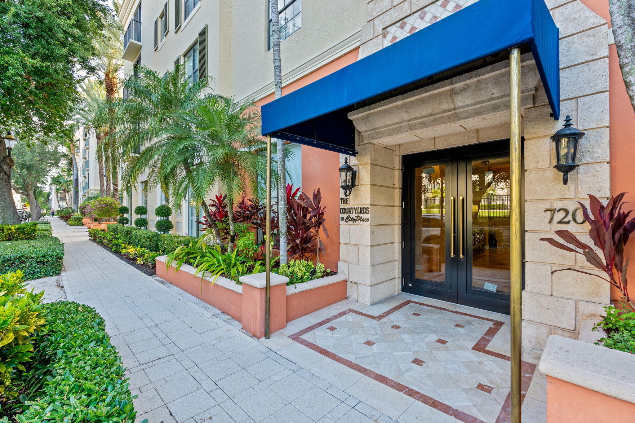 720 S Sapodilla Avenue 106 Property Photo 1