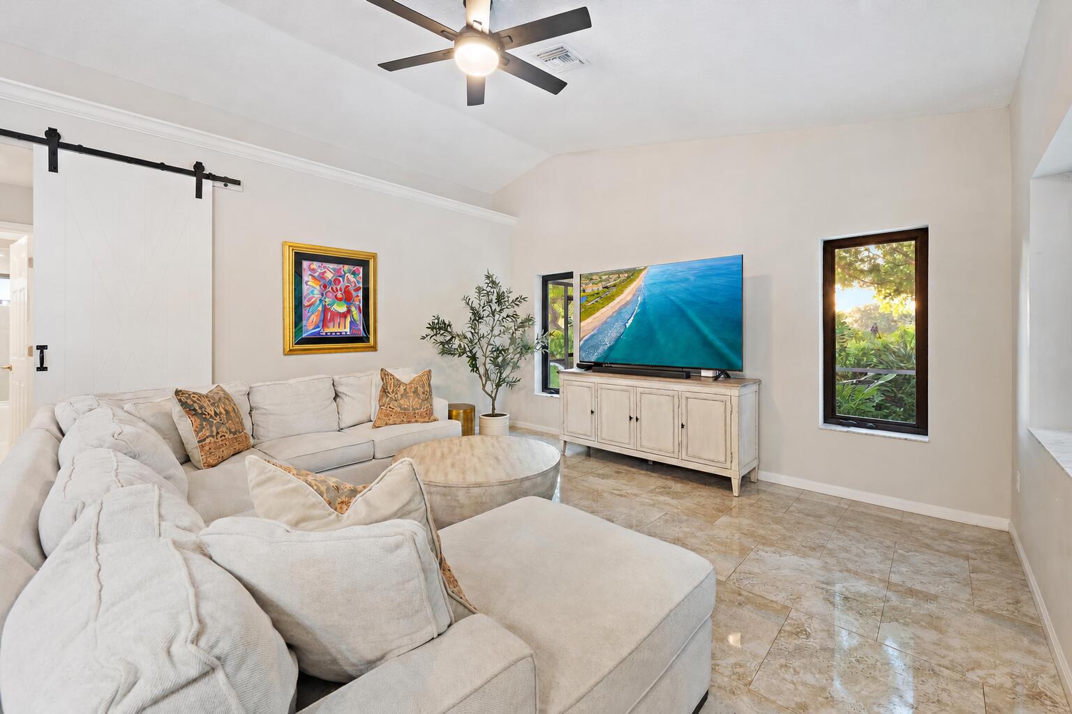 6685 Winding Lake Drive Property Photo 15