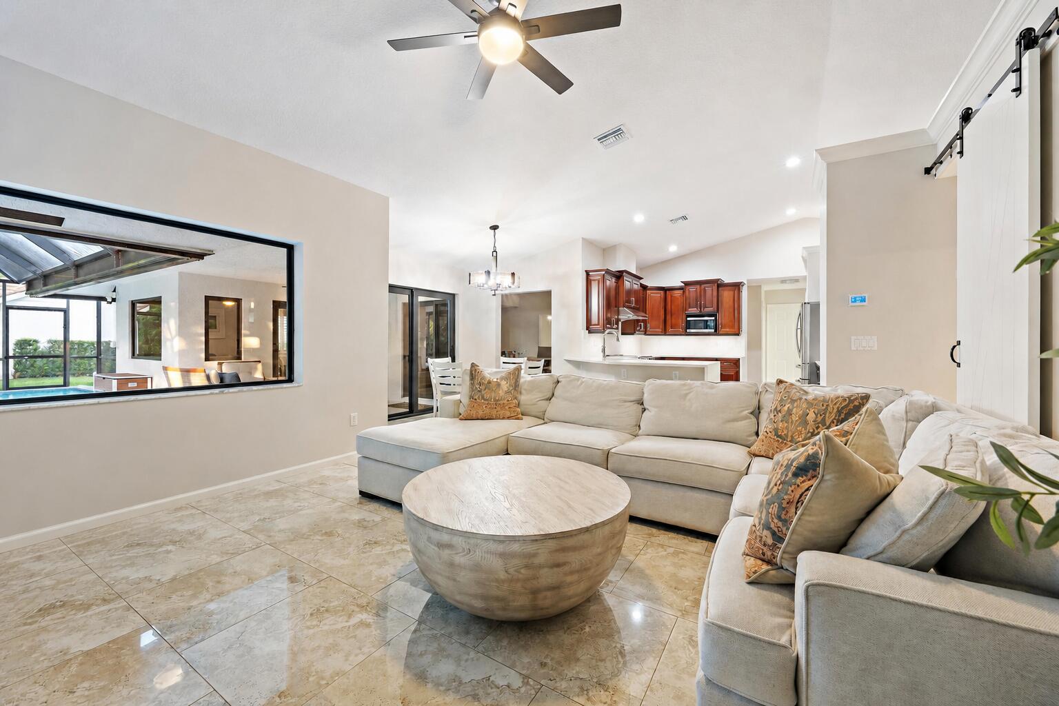 6685 Winding Lake Drive Property Photo 16