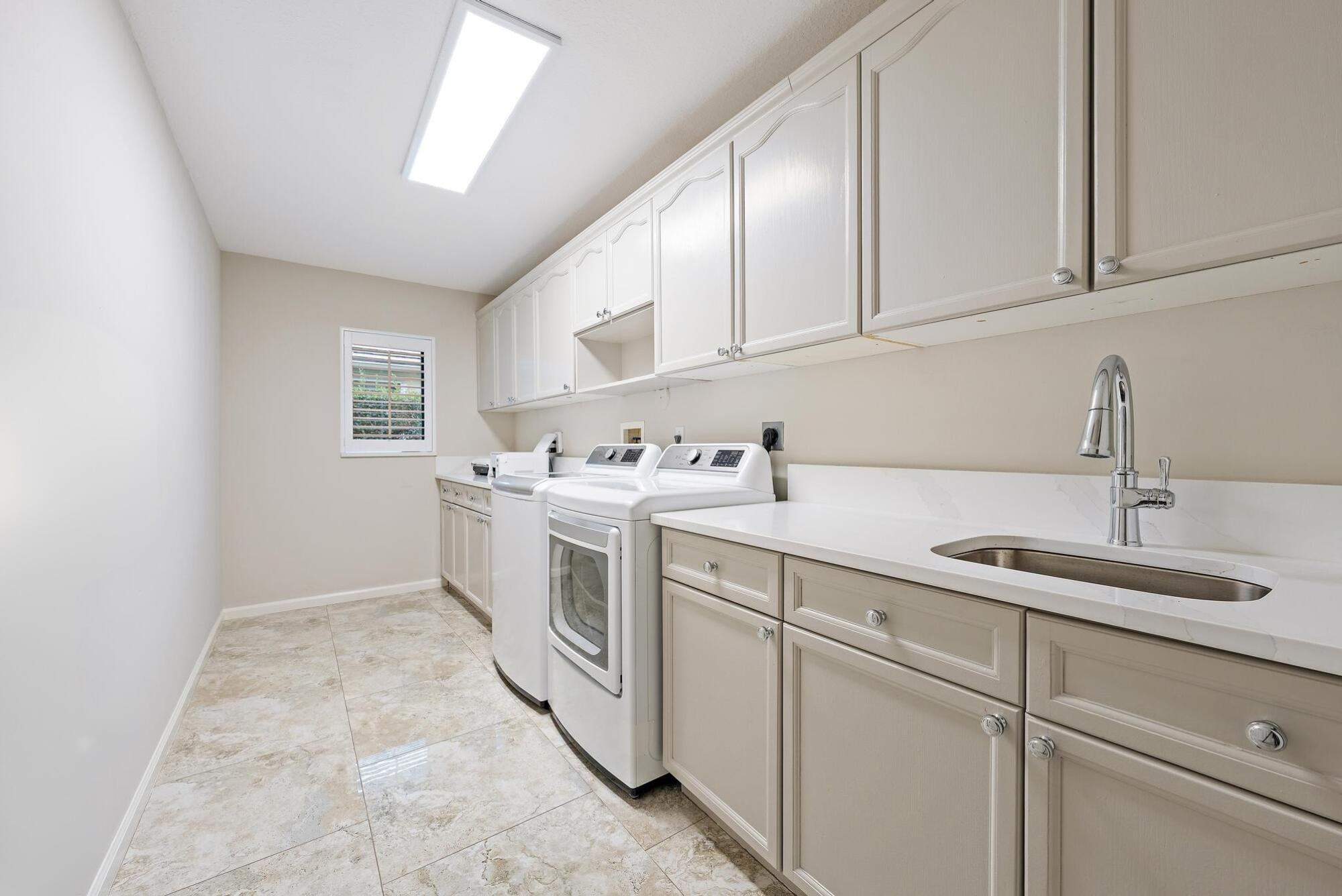 6685 Winding Lake Drive Property Photo 29