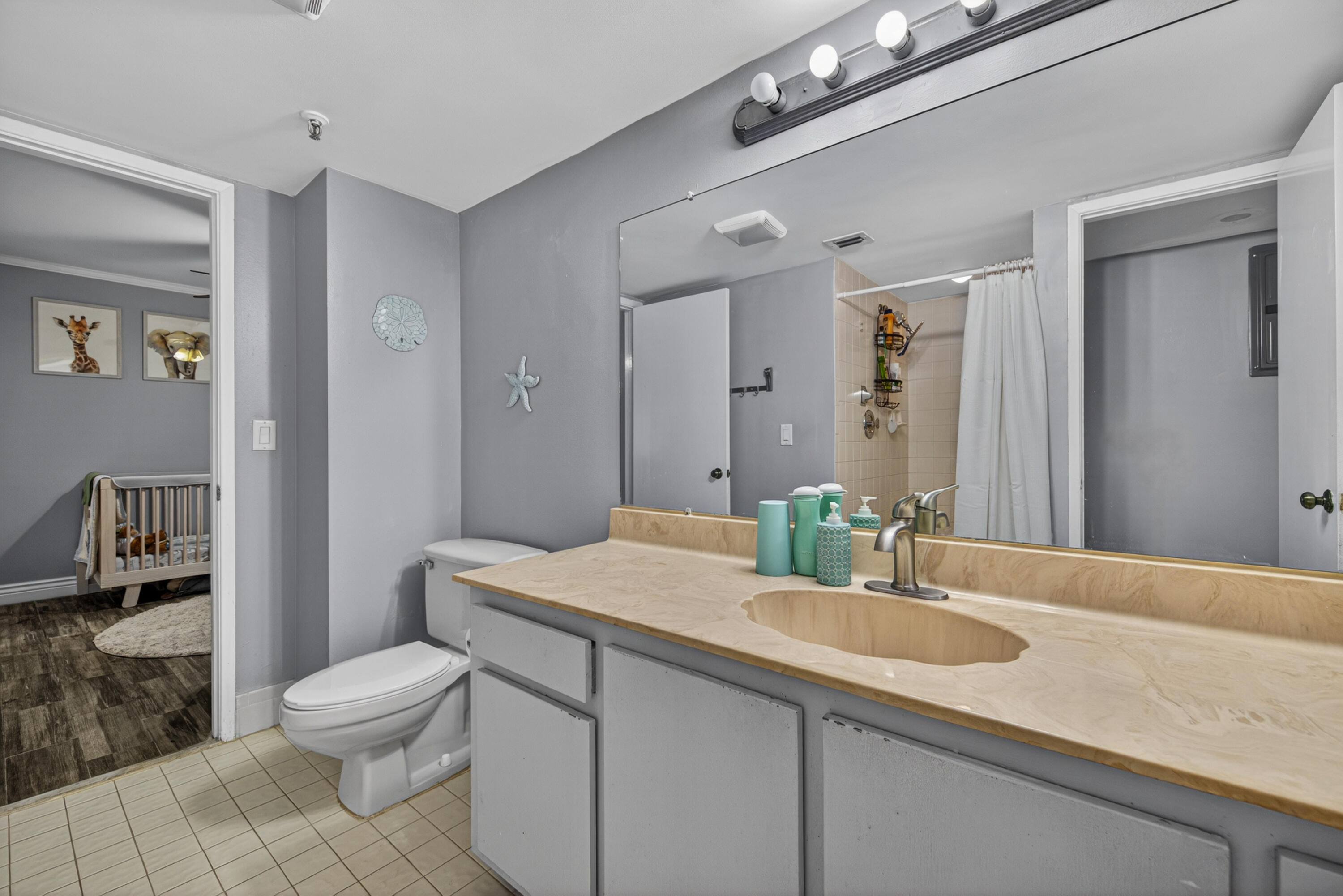 2200 S Cypress Bend Drive 101 Property Photo 23
