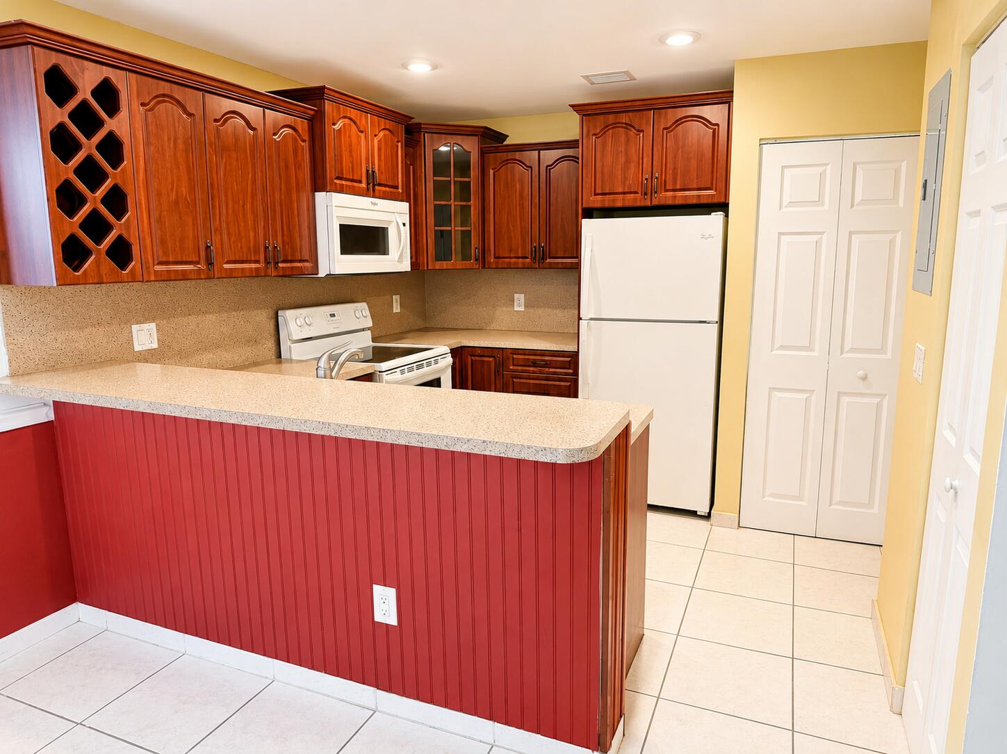 2035 Winners Circle Property Photo 3