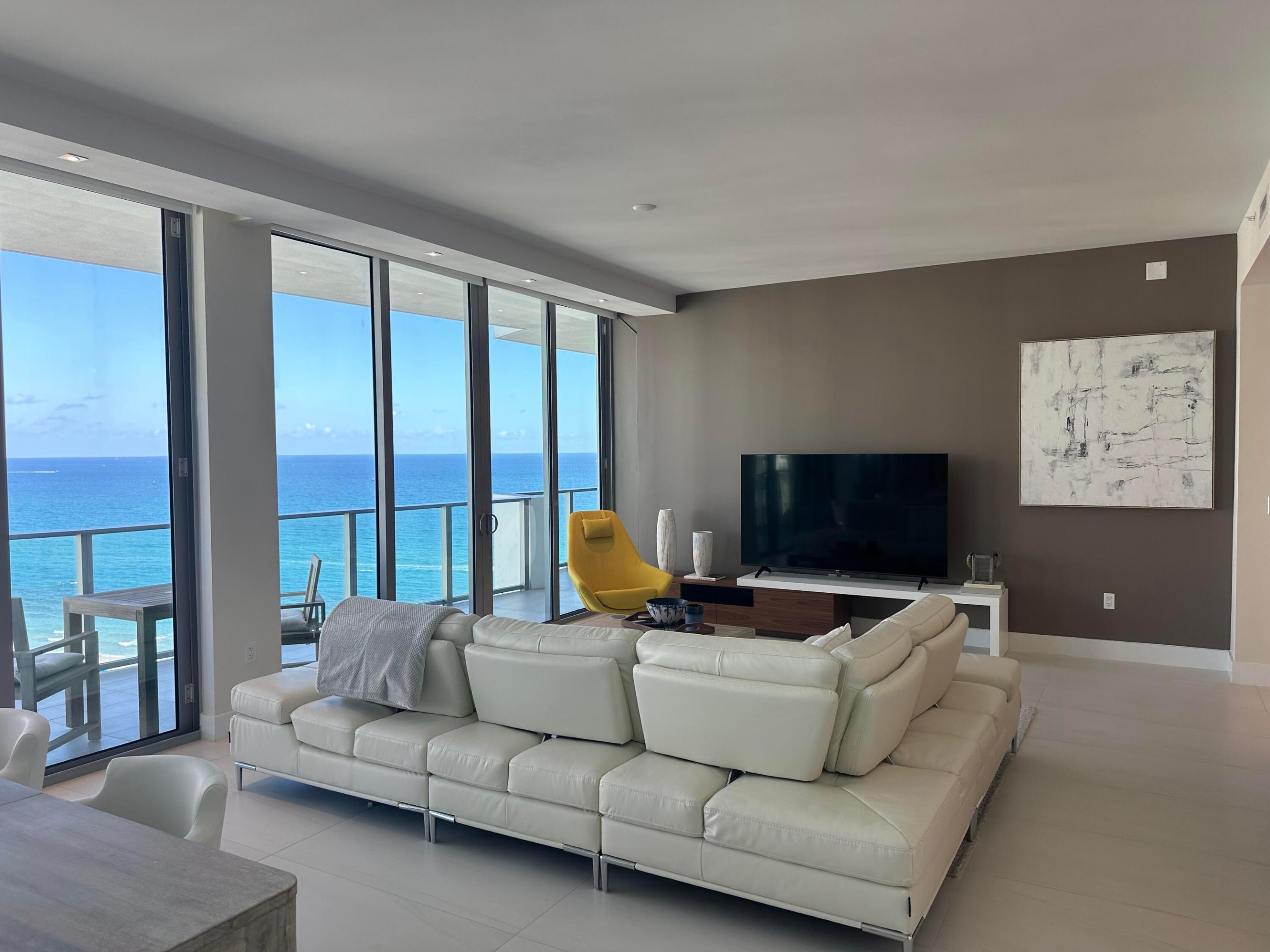 3100 N Ocean Drive # H-1701 Property Photo 3