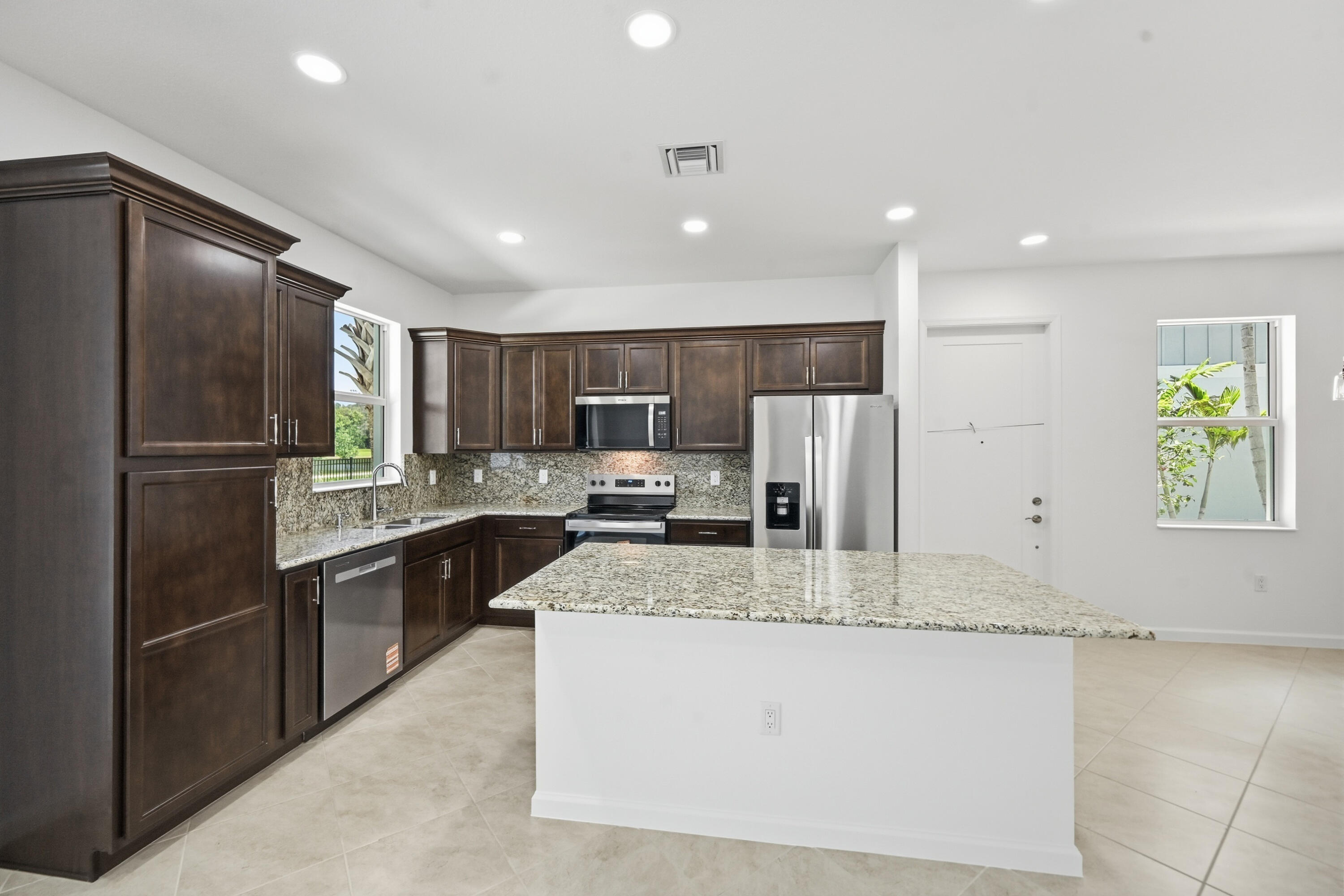 4332 Brookgreen Square Property Photo 6