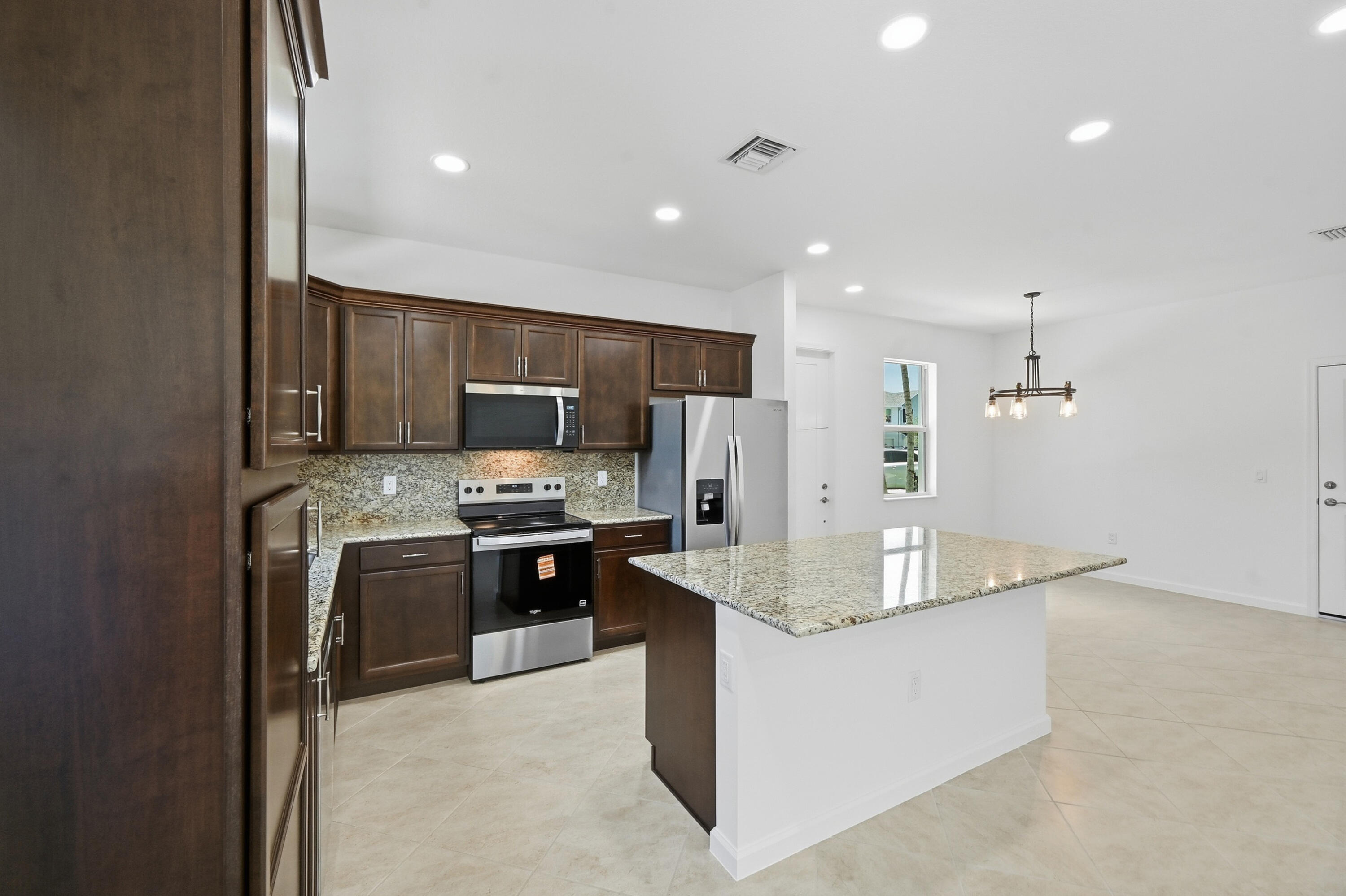 4332 Brookgreen Square Property Photo 8