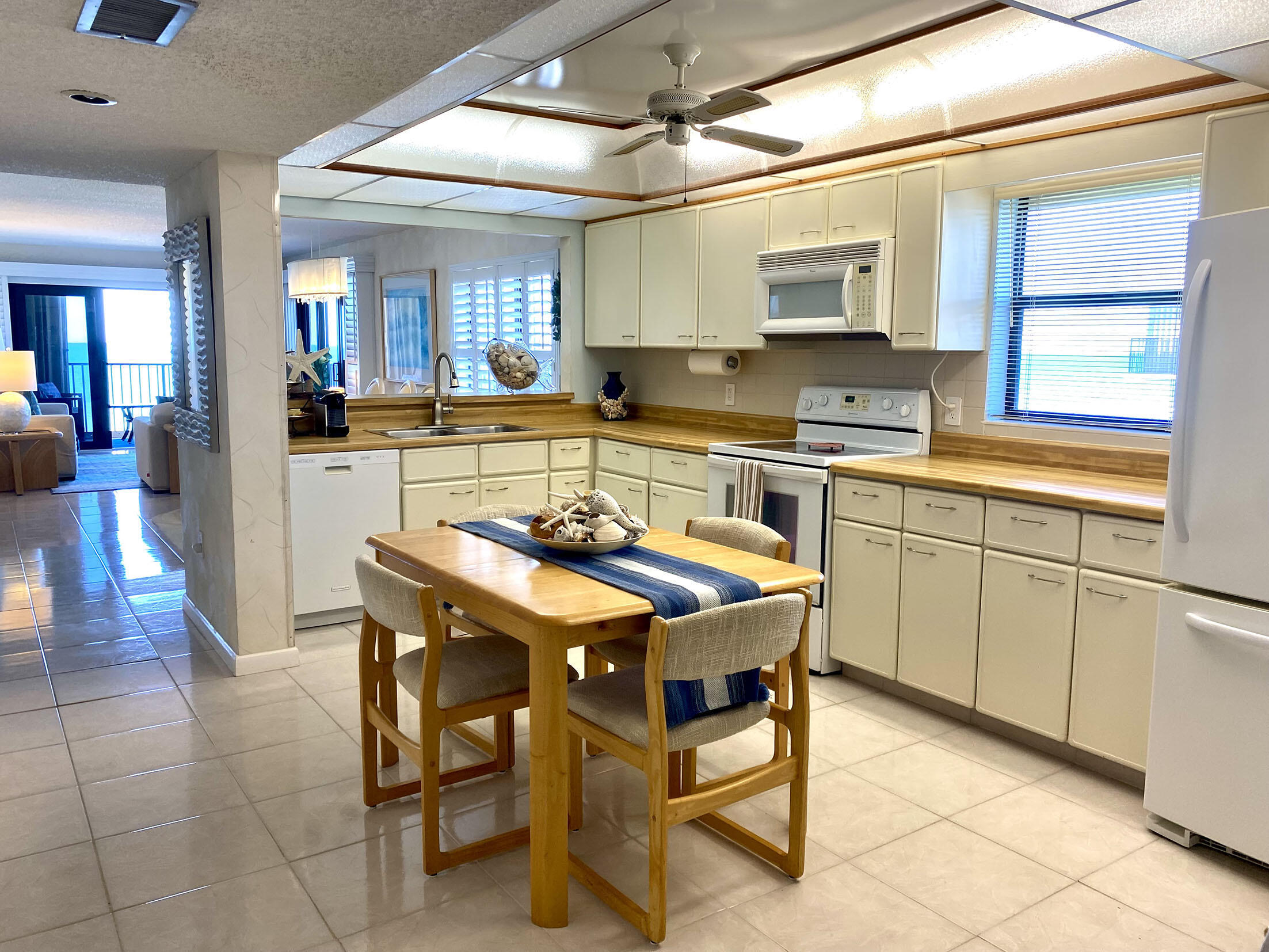 10200 S Ocean Drive 710 Property Photo 5