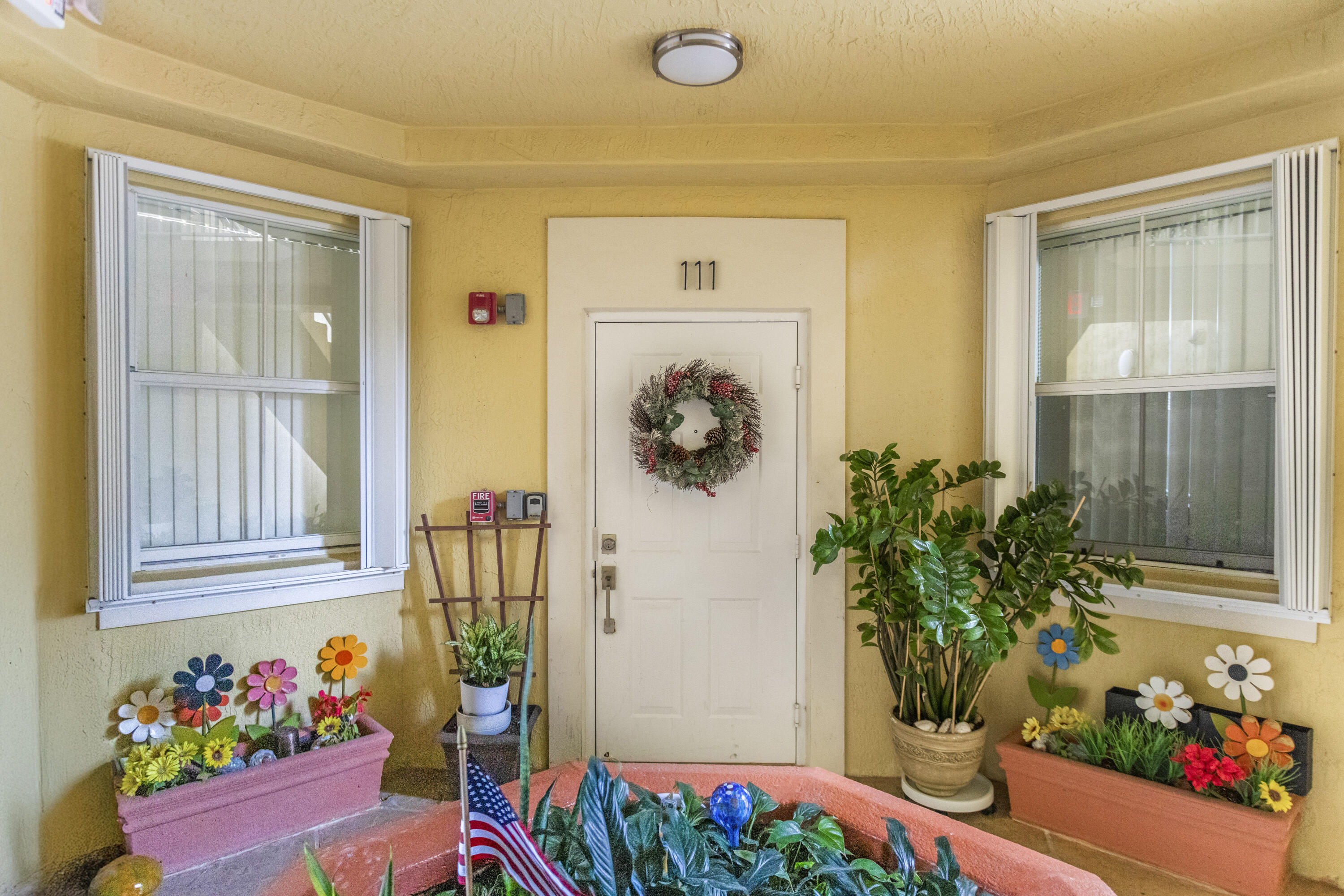 8912 W Flagler Property Photo 1