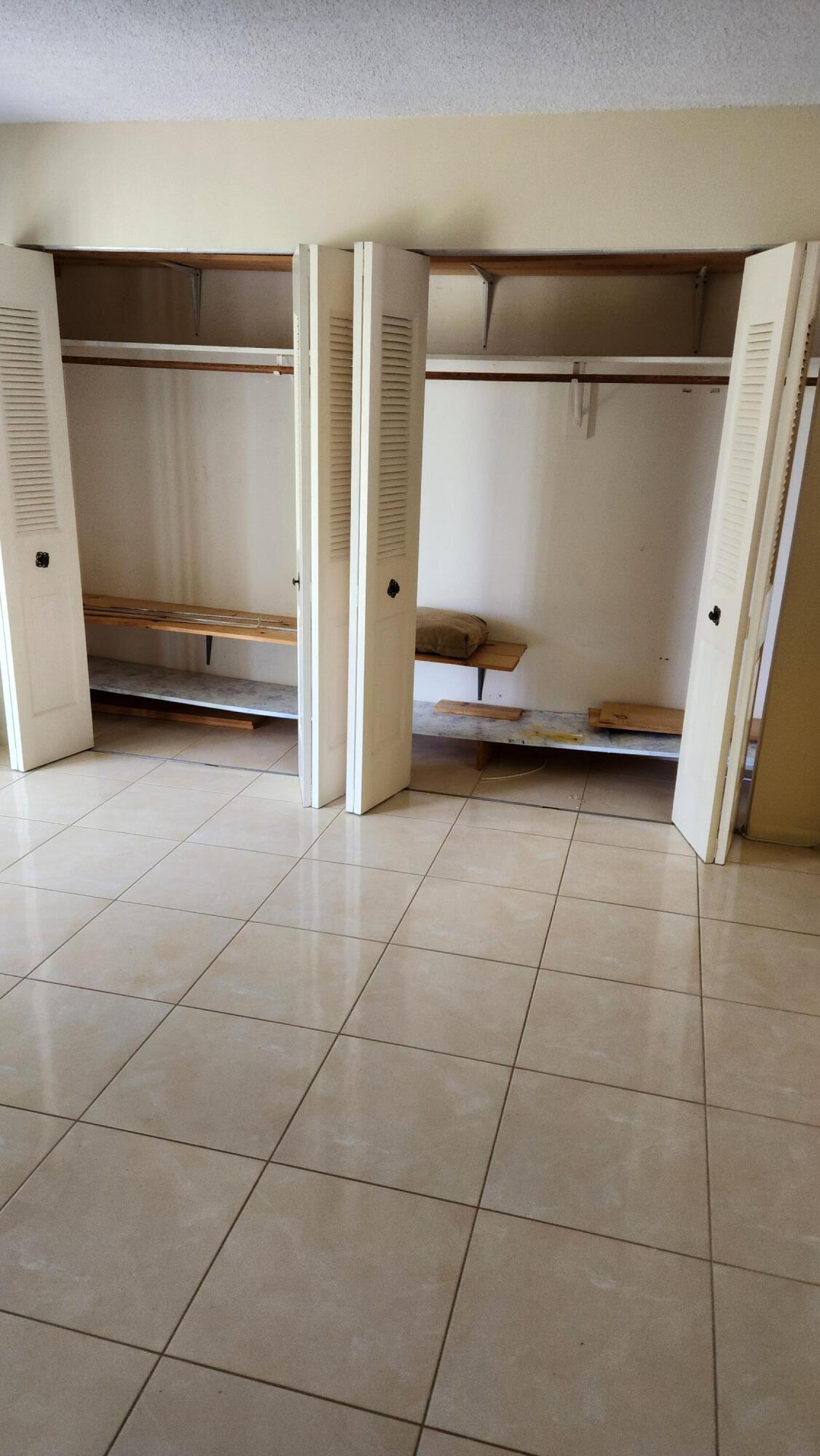 102 Andover D Property Photo 8