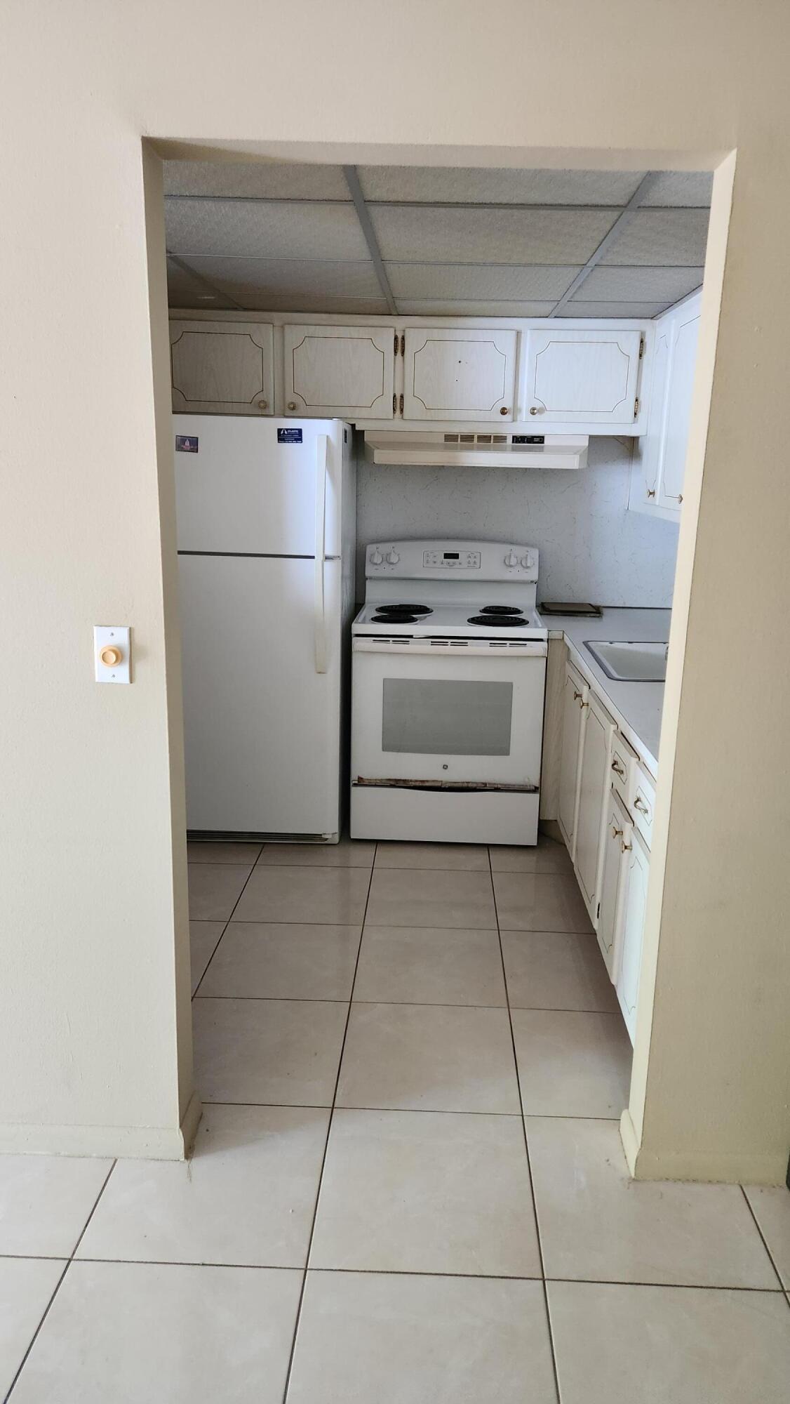 102 Andover D Property Photo 11
