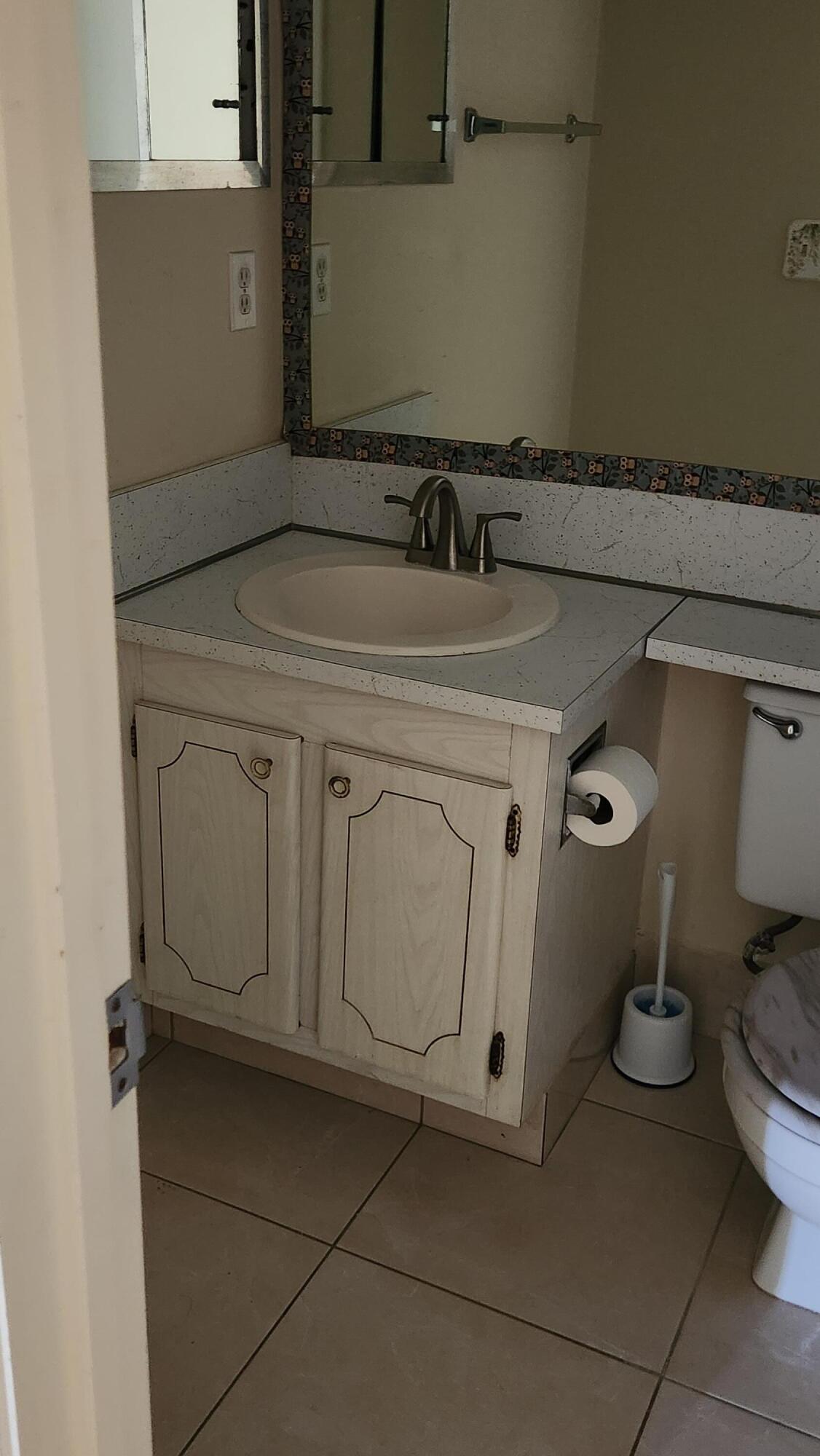 102 Andover D Property Photo 12