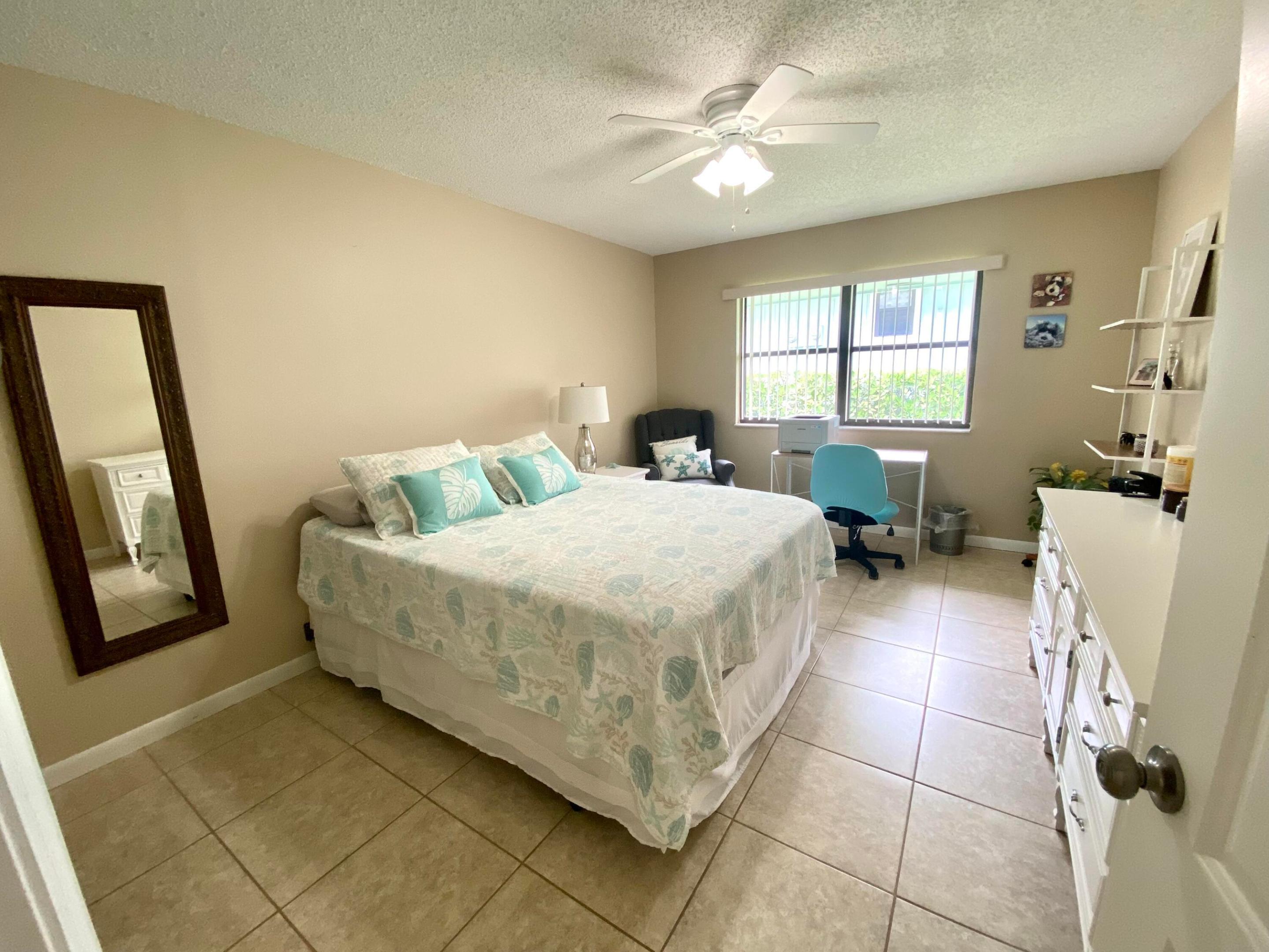 1127 E Seminole Avenue 13d Property Photo 11