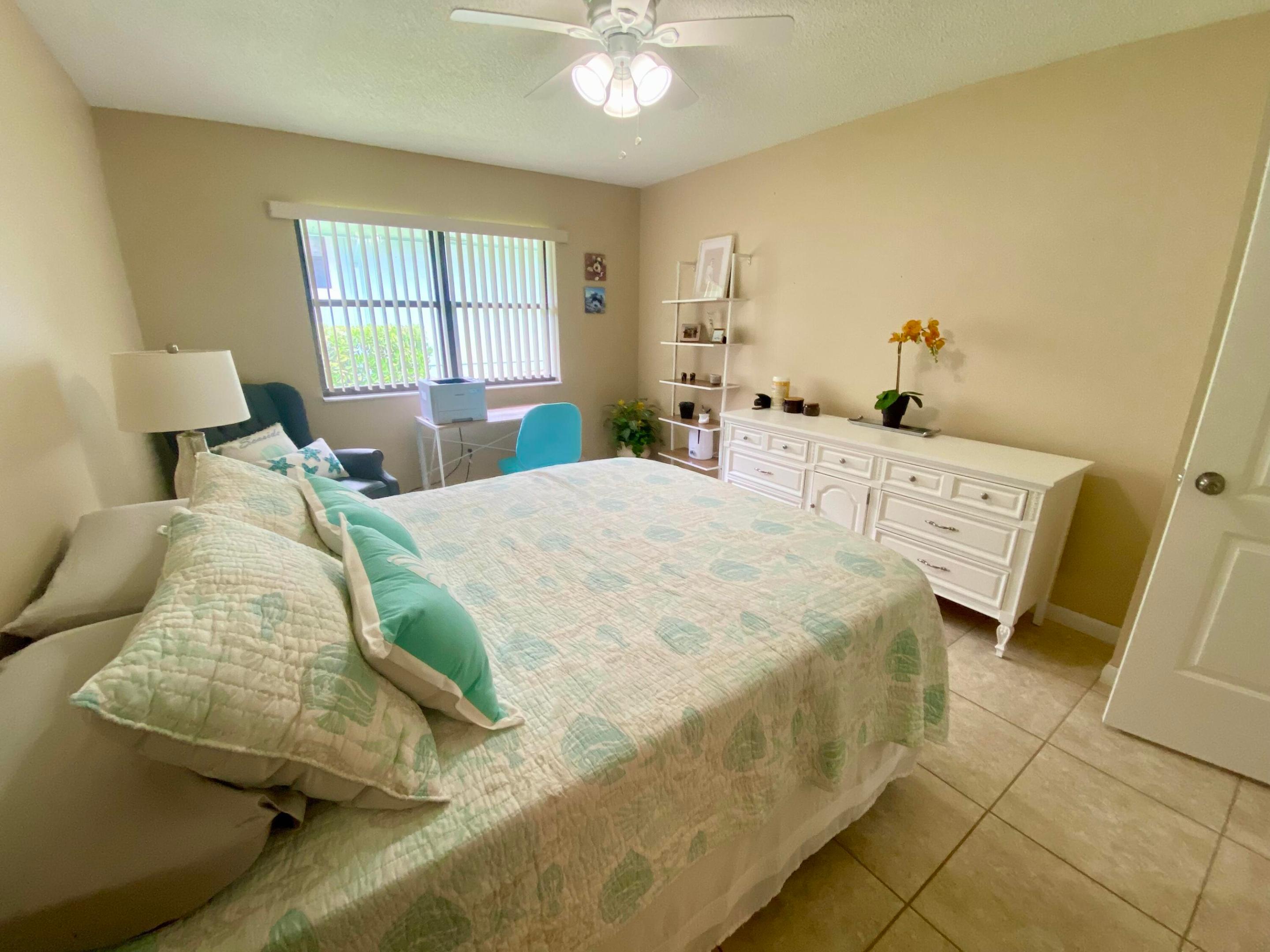 1127 E Seminole Avenue 13d Property Photo 12