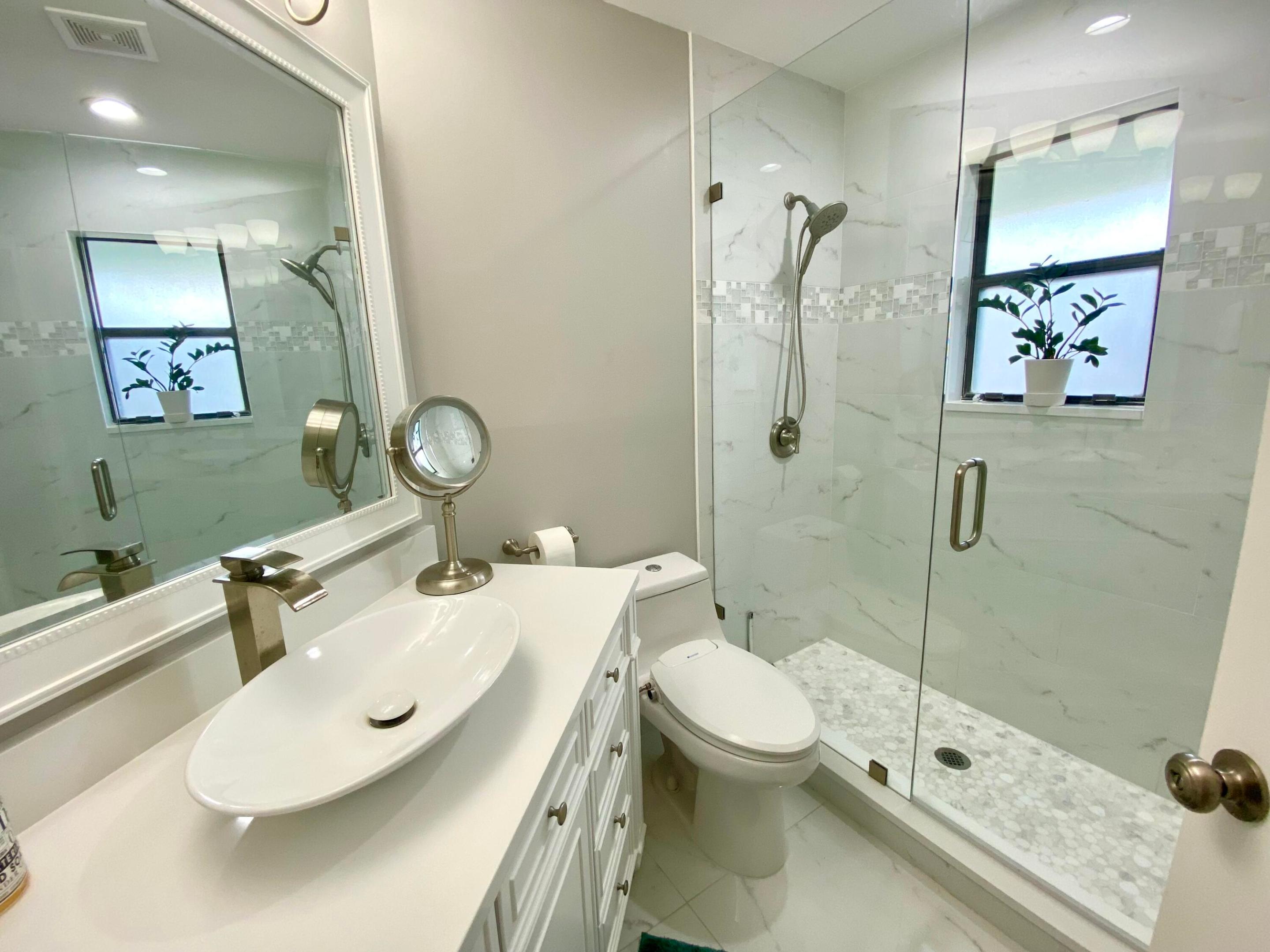 1127 E Seminole Avenue 13d Property Photo 13