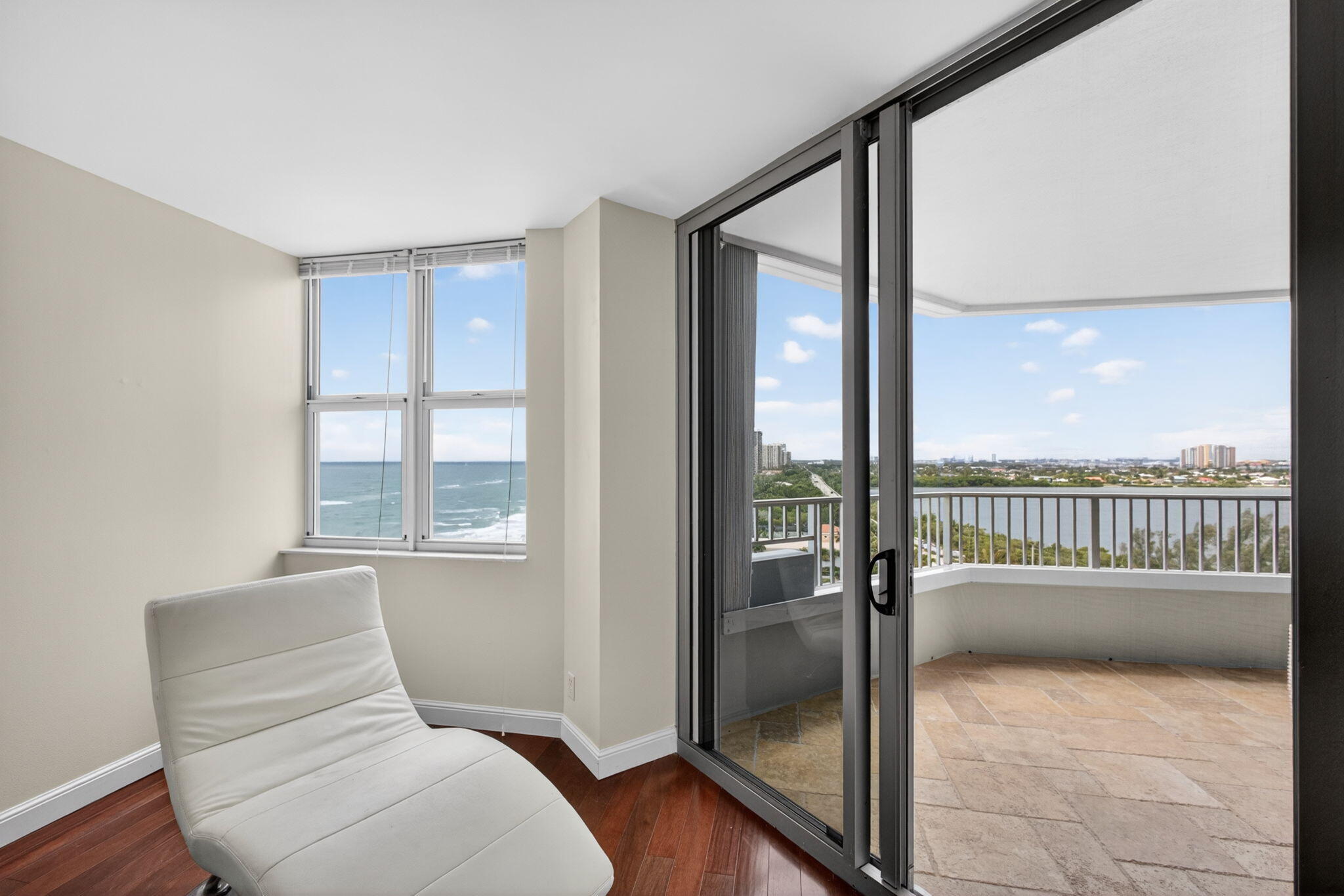 5200 N Ocean Drive 1004 Property Photo 15