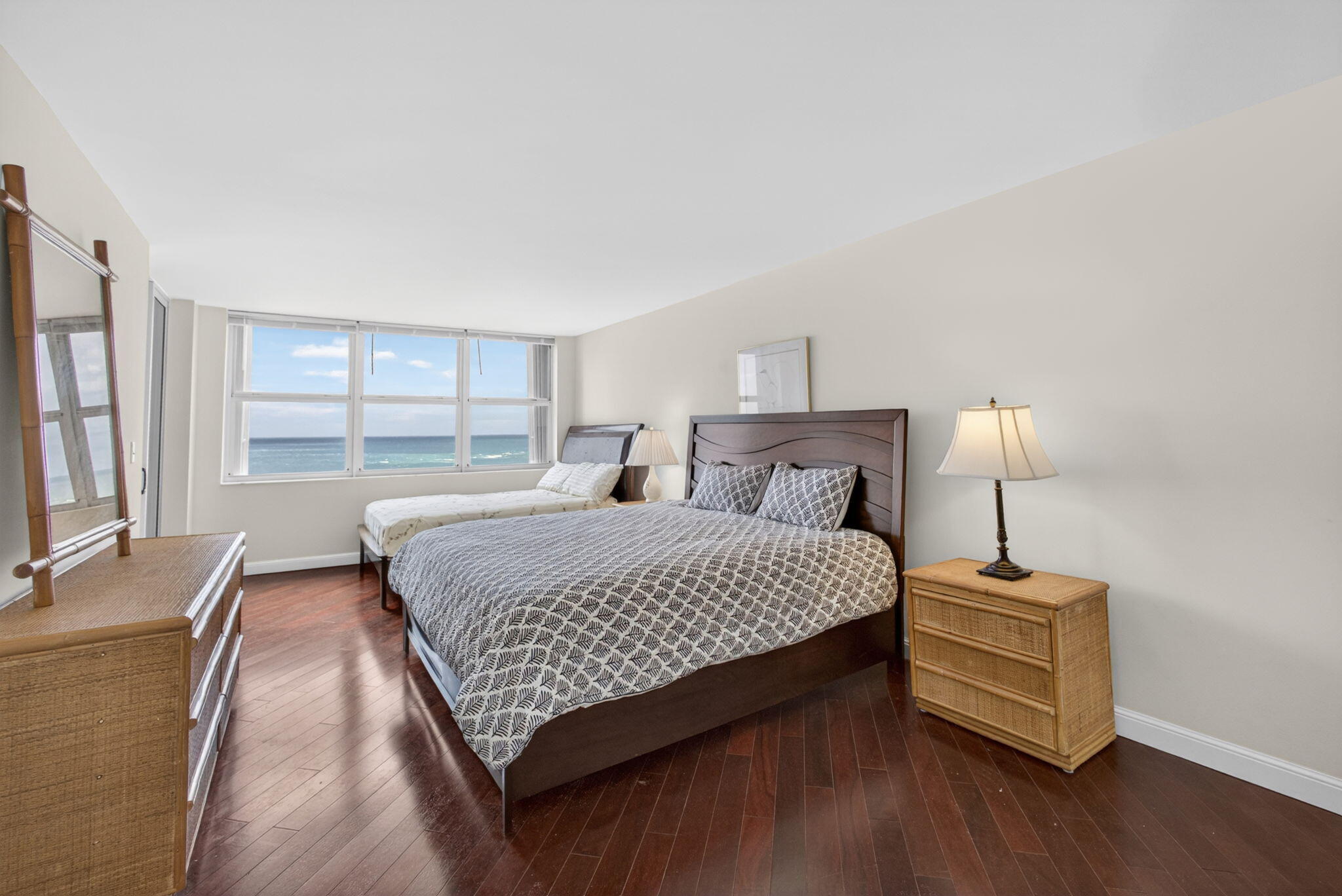 5200 N Ocean Drive 1004 Property Photo 18
