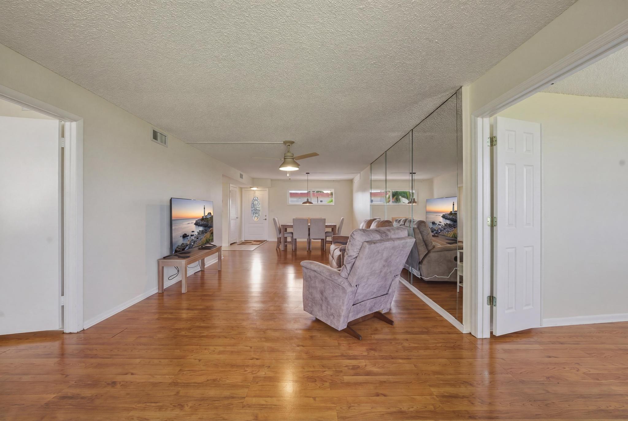 9720 S Hollybrook Lake Drive 205 Property Photo 3