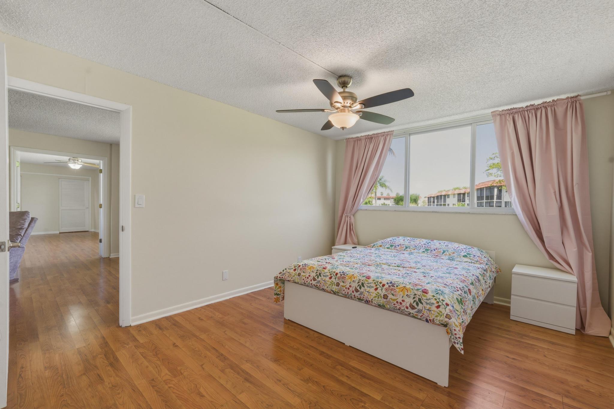 9720 S Hollybrook Lake Drive 205 Property Photo 4
