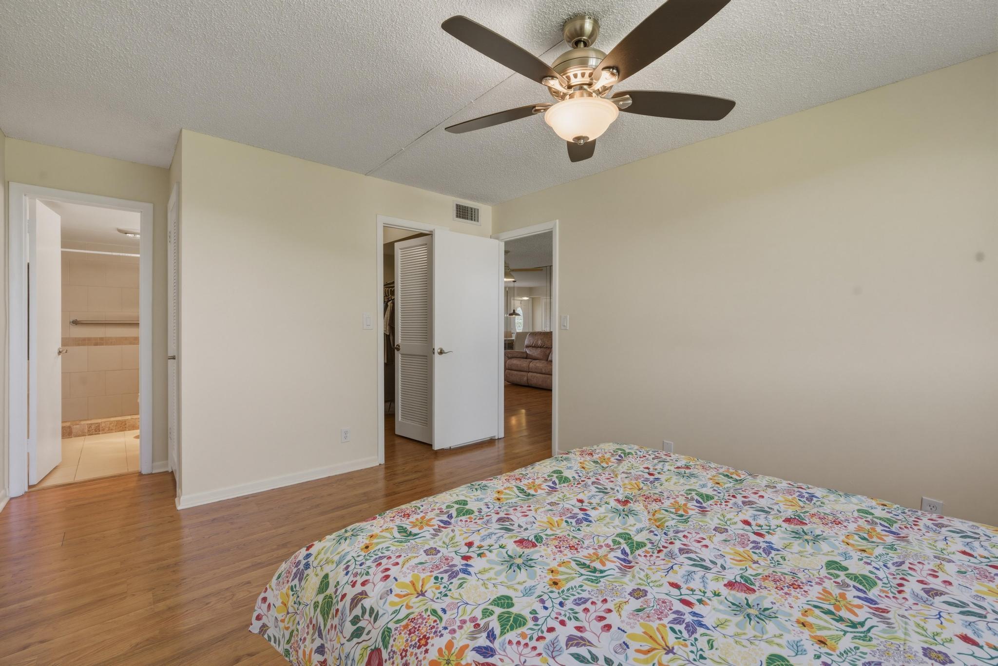 9720 S Hollybrook Lake Drive 205 Property Photo 6