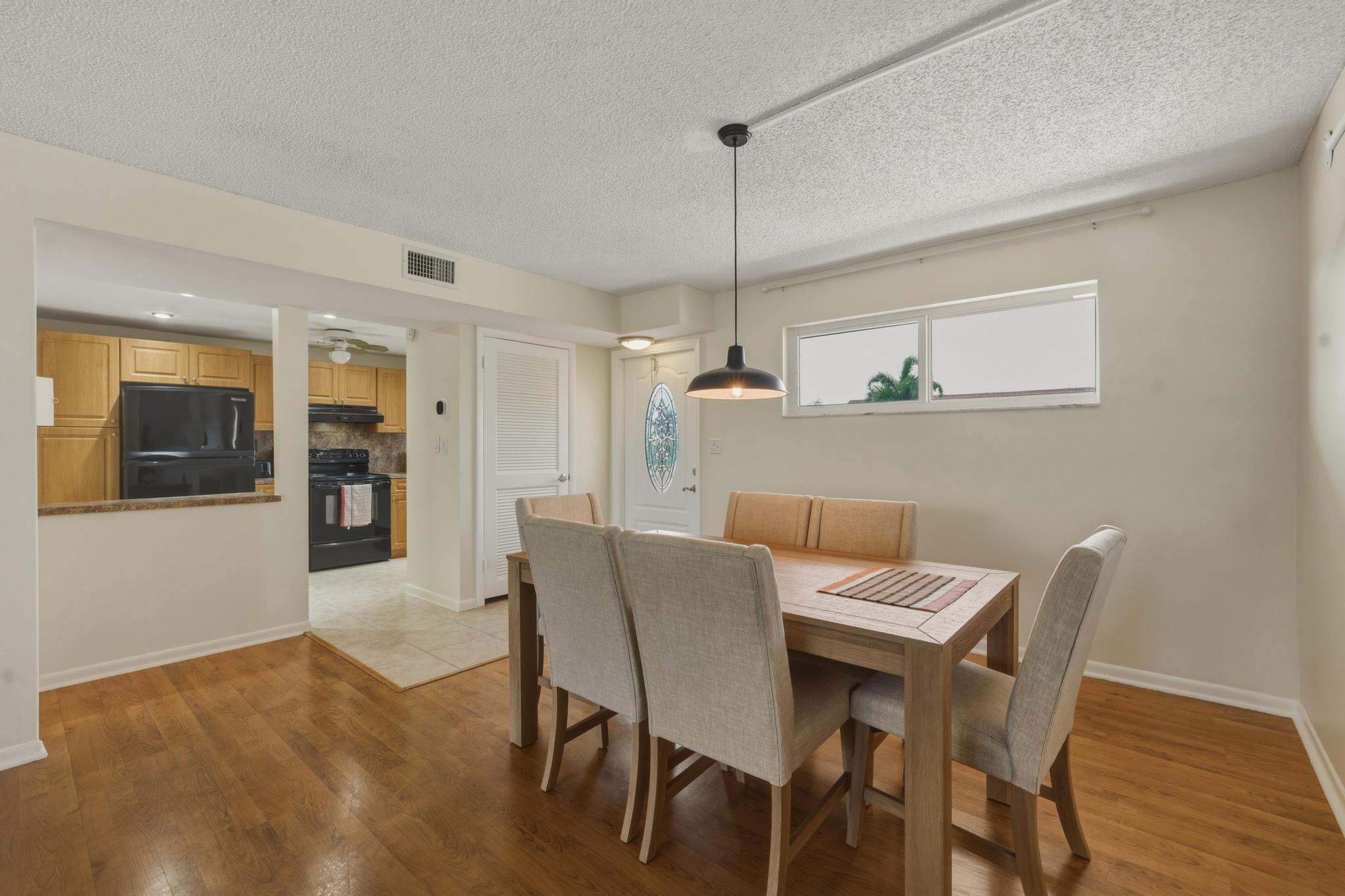 9720 S Hollybrook Lake Drive 205 Property Photo 7
