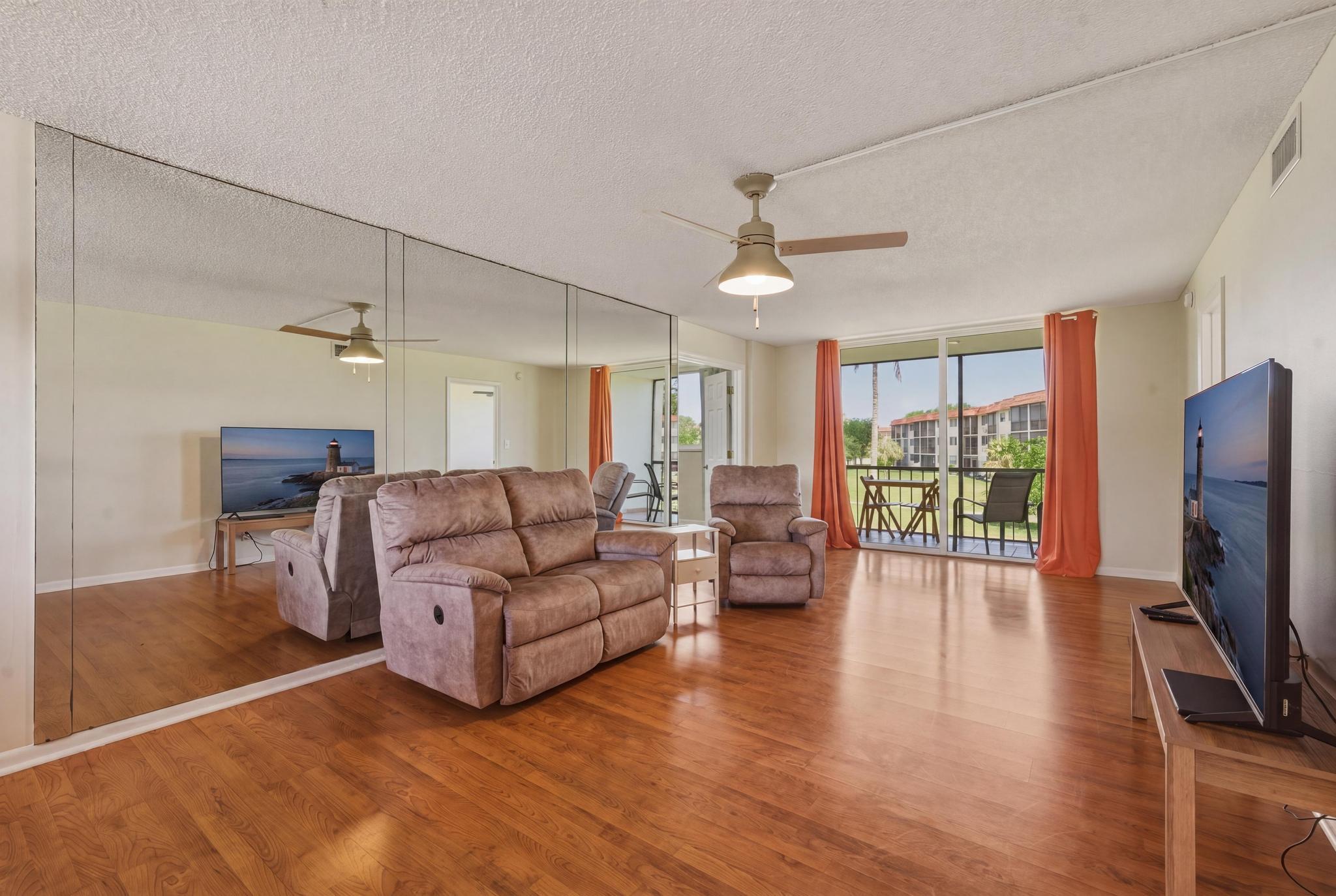 9720 S Hollybrook Lake Drive 205 Property Photo 11