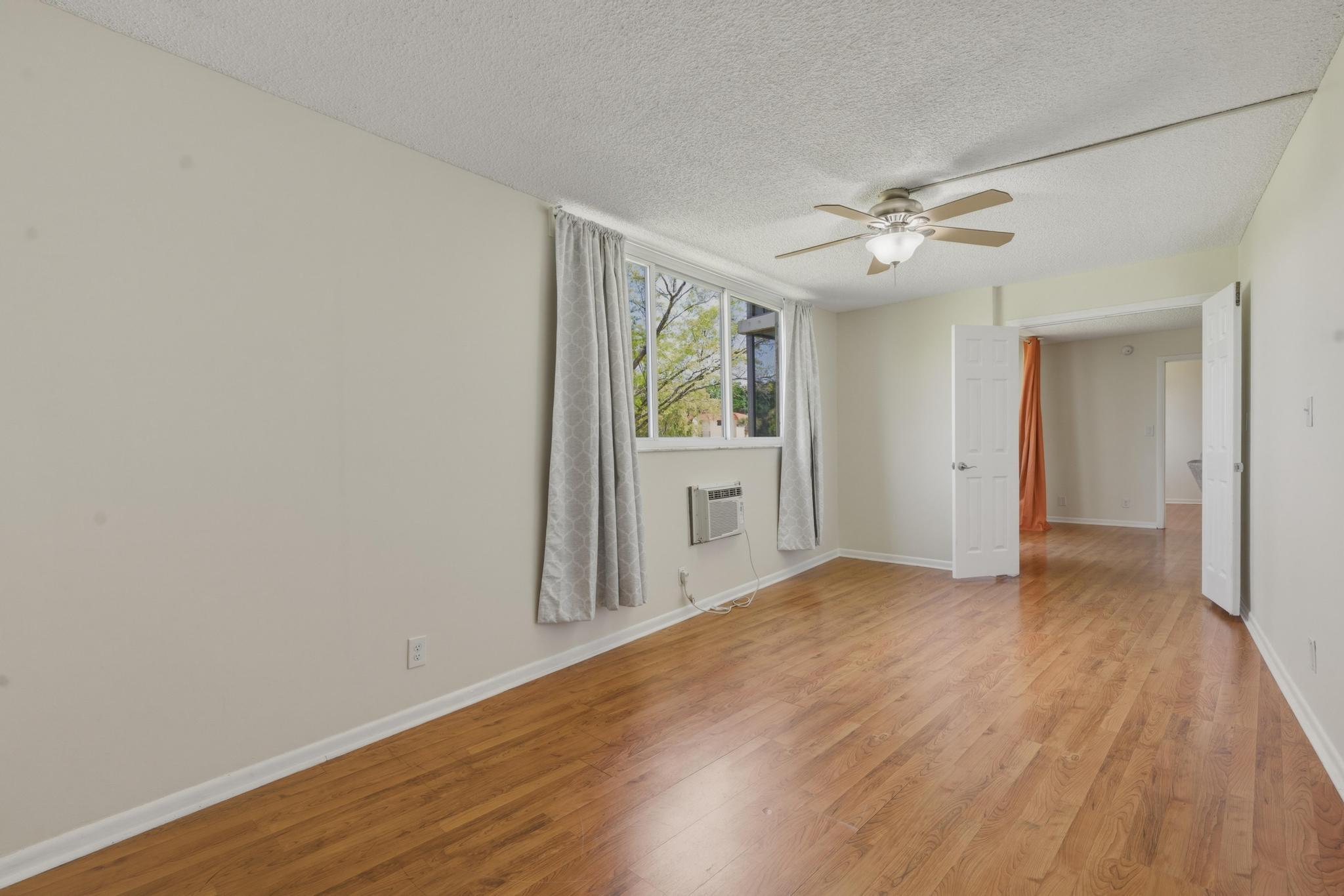 9720 S Hollybrook Lake Drive 205 Property Photo 14