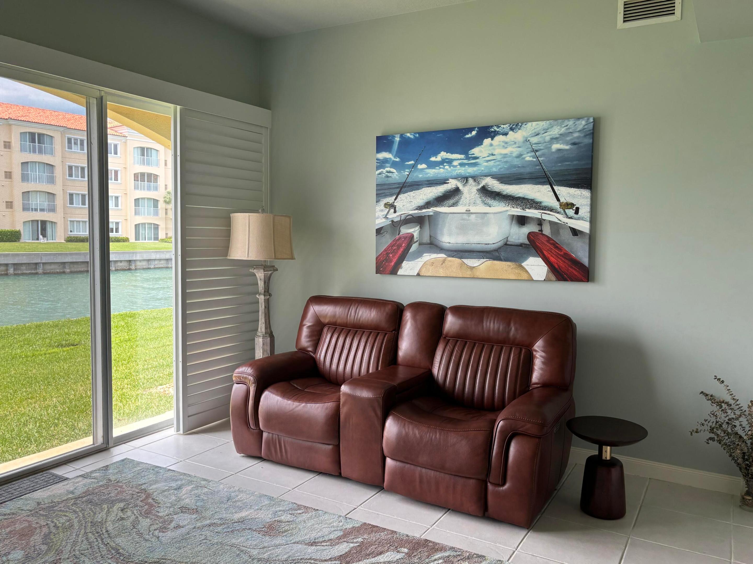 18 W Harbour Isle Drive W 102 Property Photo 17