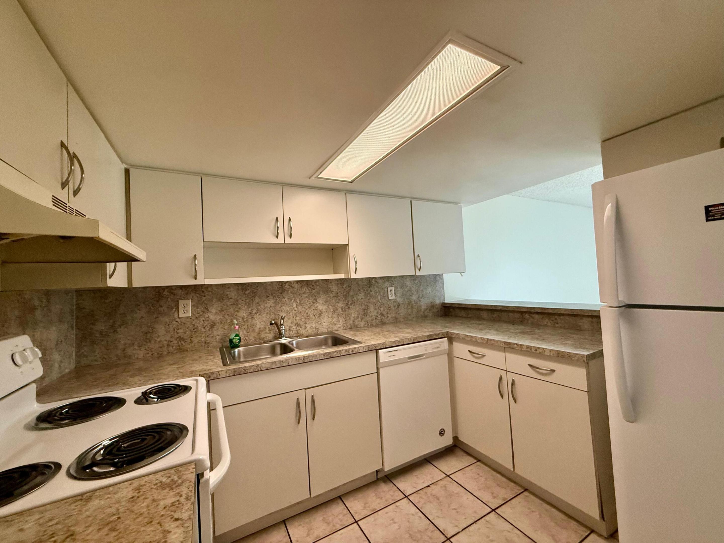 323 Gulfstream Road Property Photo 1