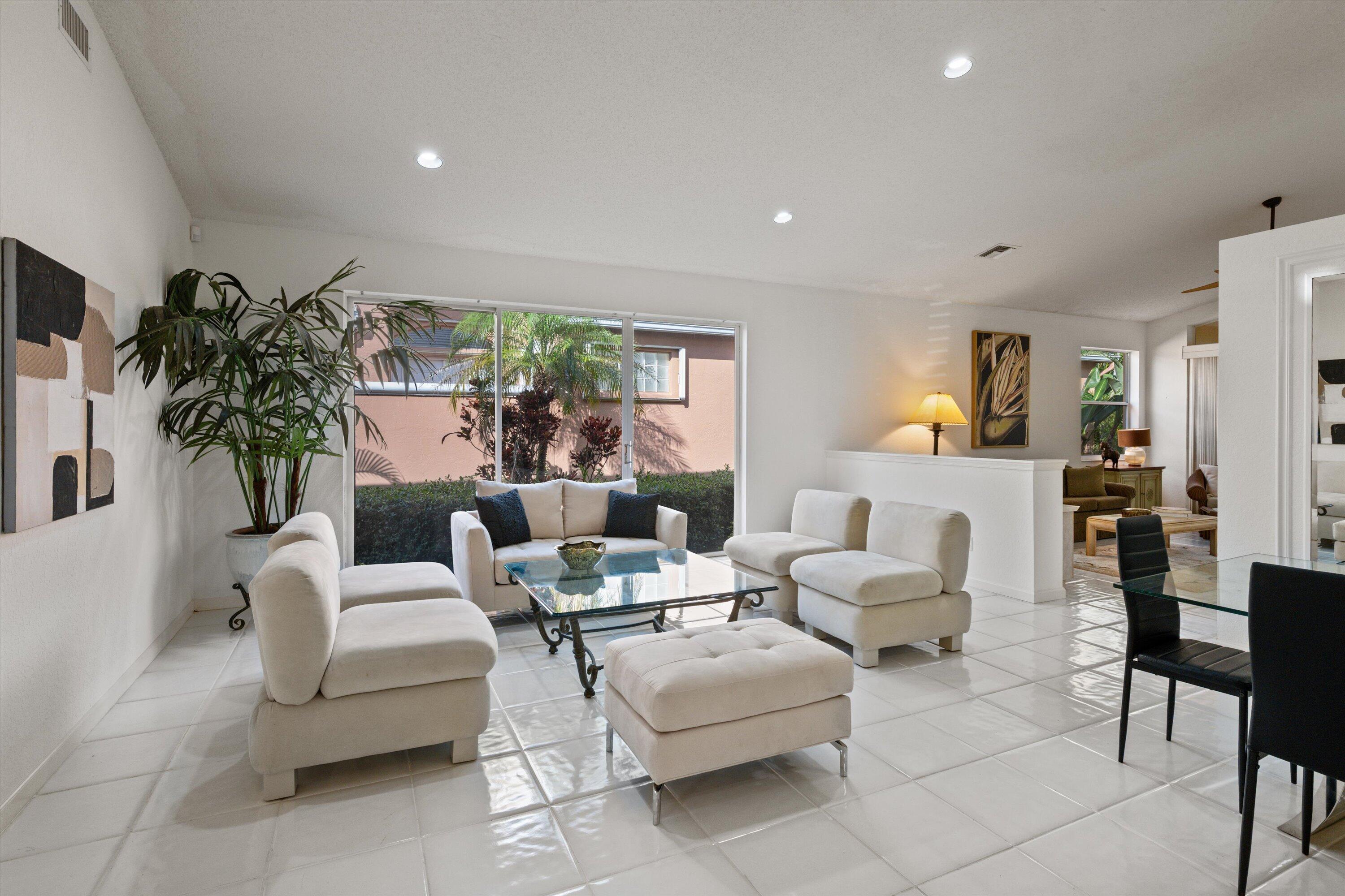 4362 Kensington Park Way Property Photo 6