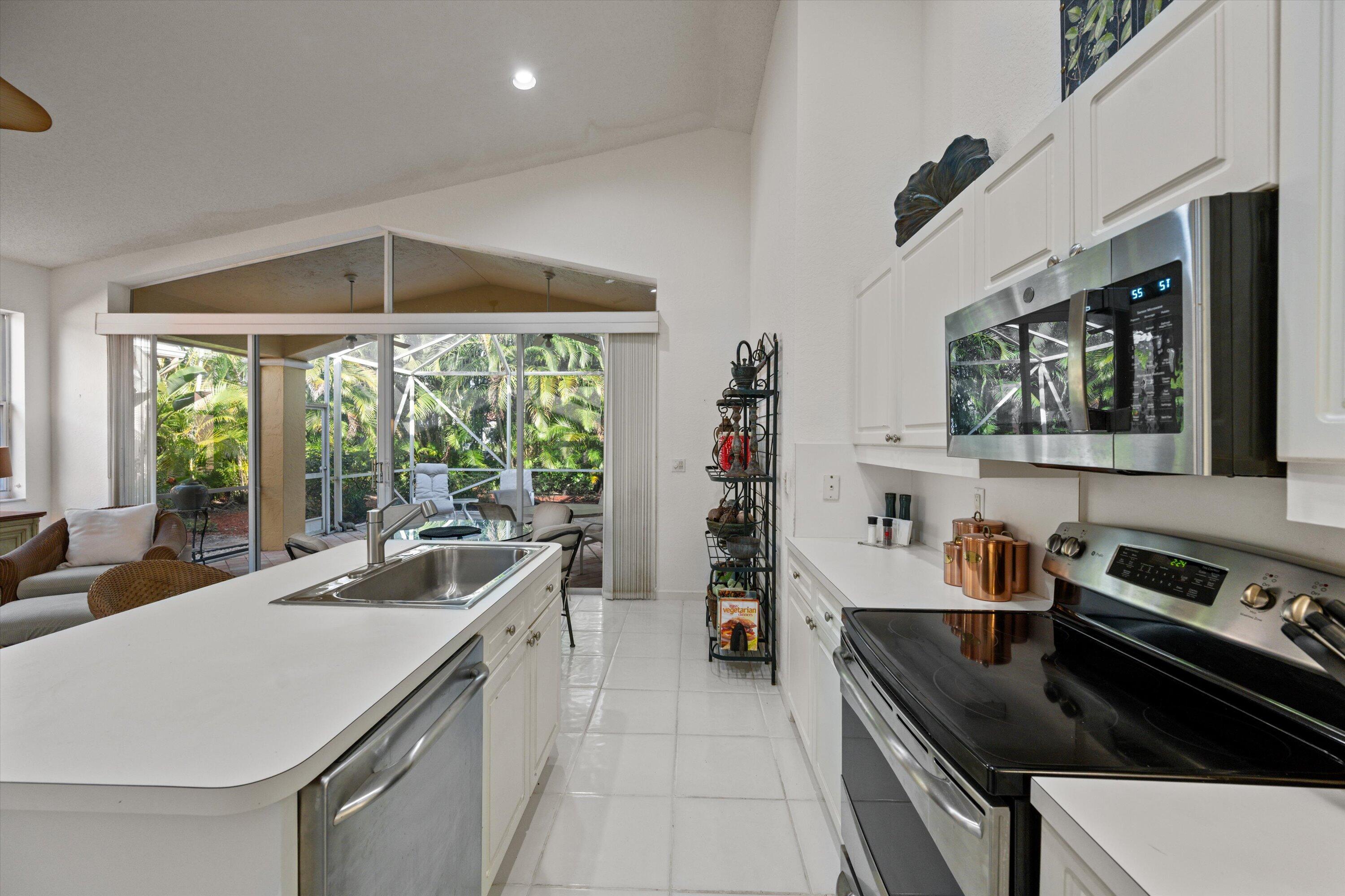 4362 Kensington Park Way Property Photo 10